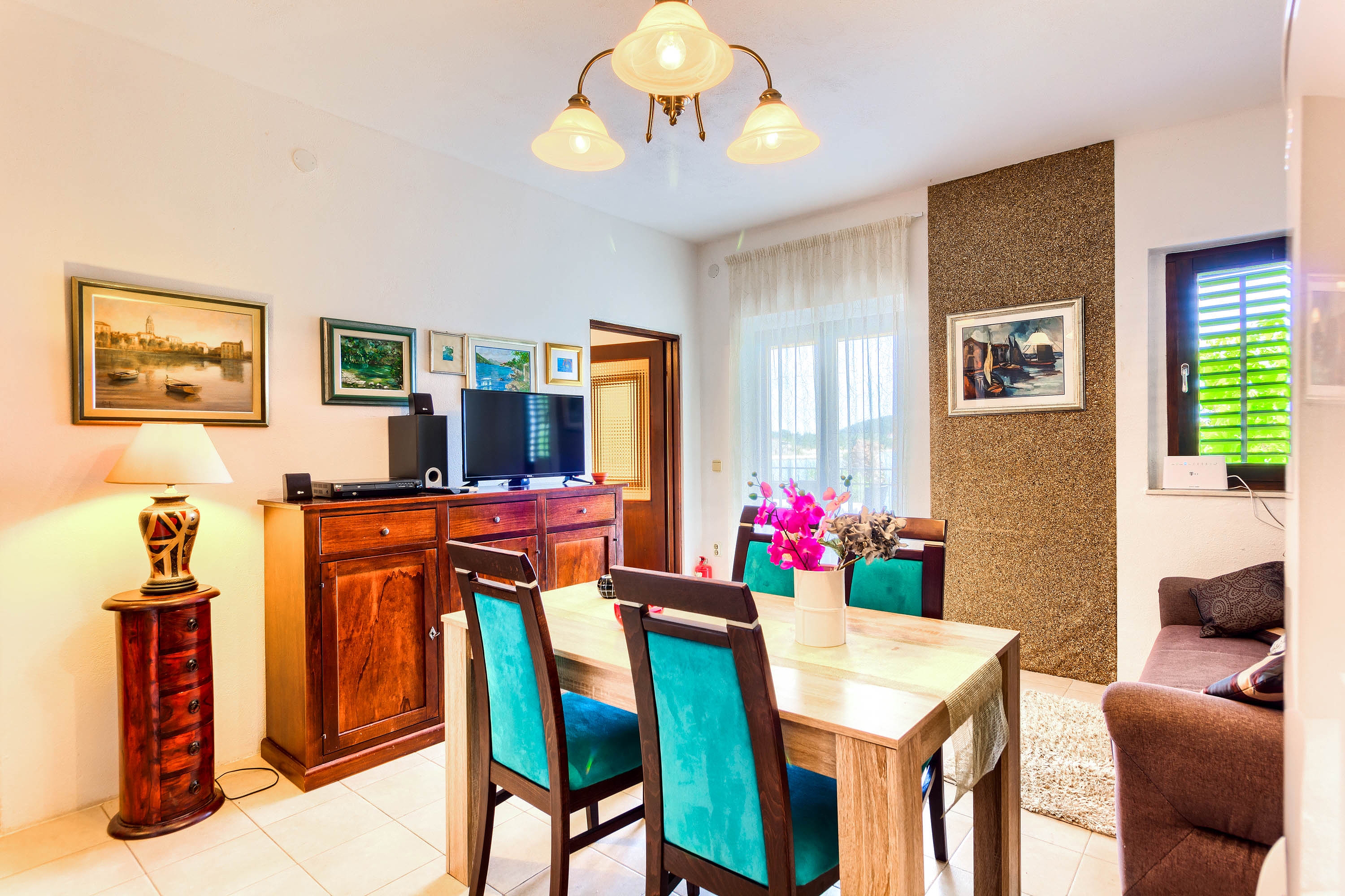 Dvosobni apartman uz plažu Rogoznica  A-a