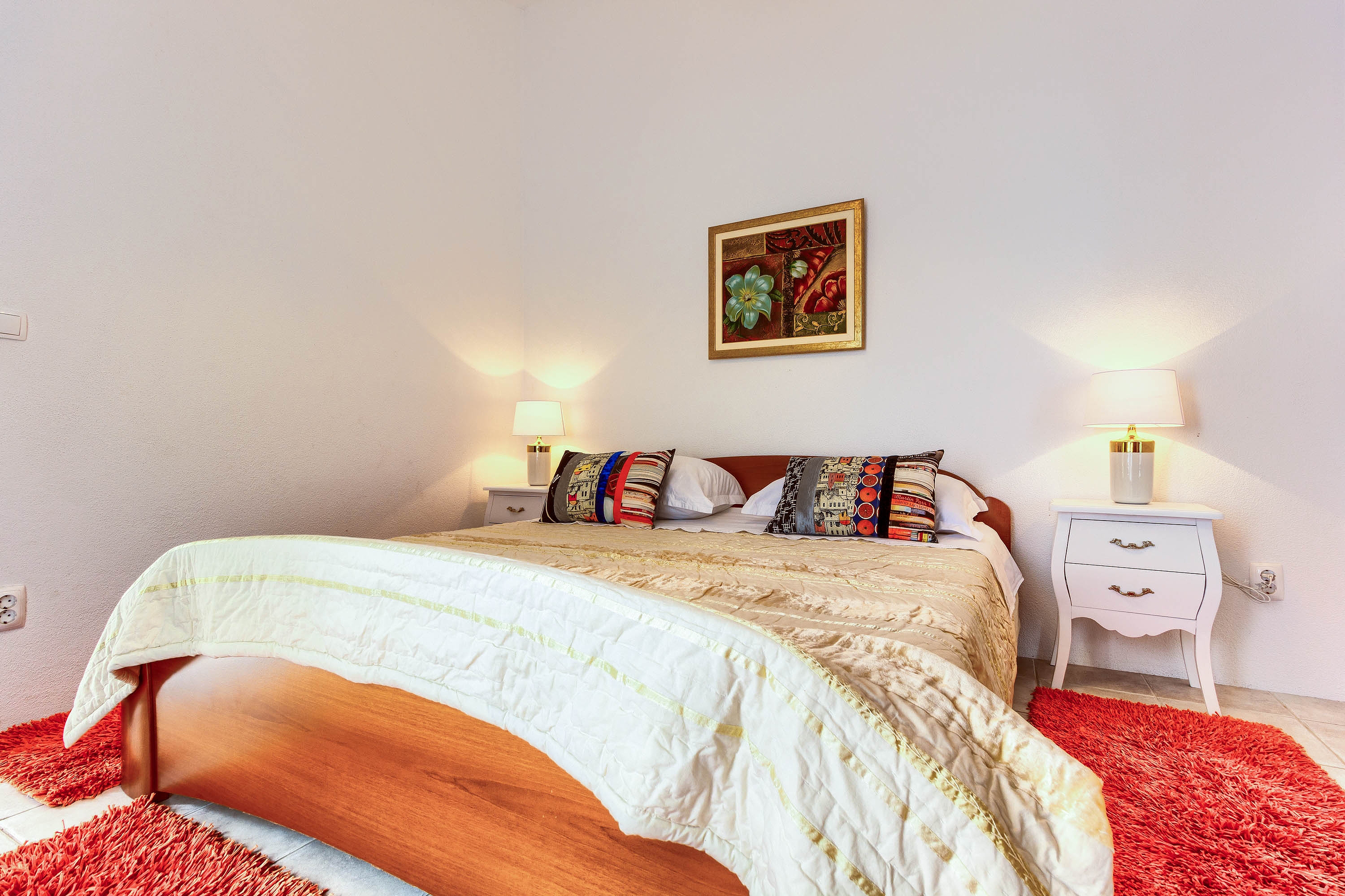 Dvosobni apartman uz plažu Rogoznica  A-b