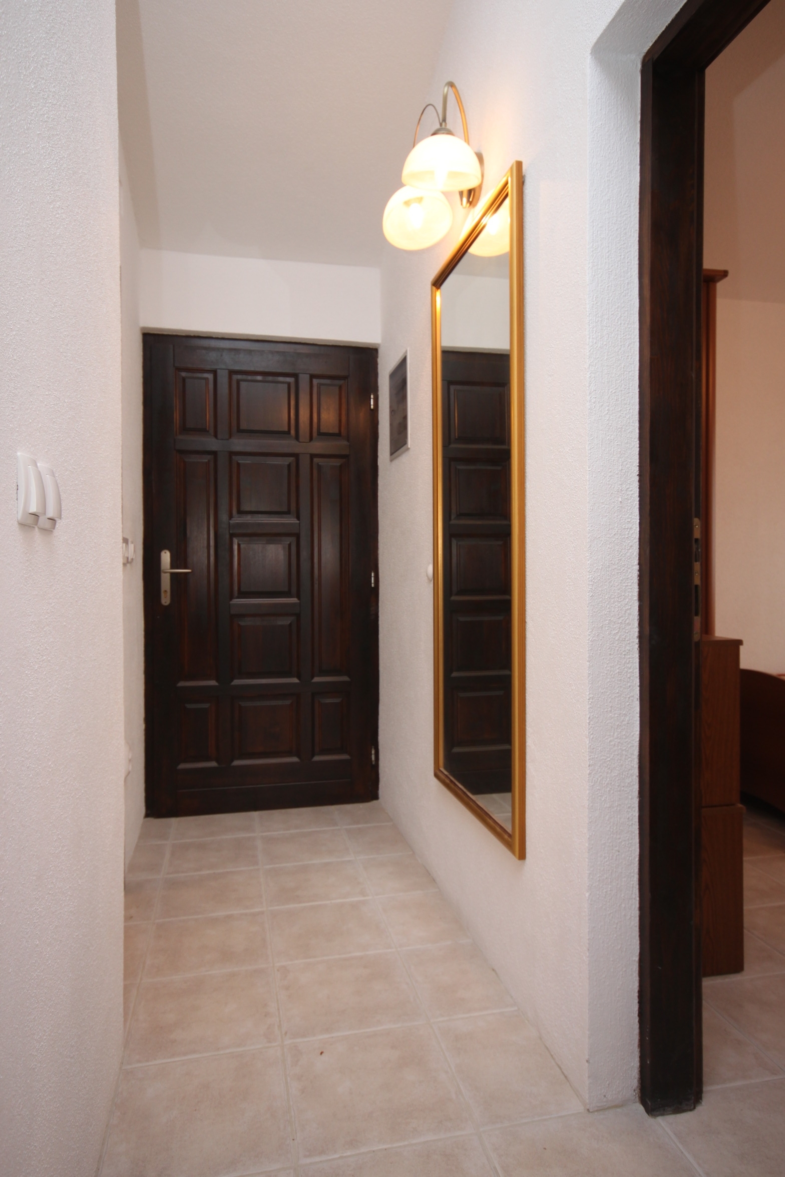 Dvosobni apartman uz plažu Rogoznica  A-b