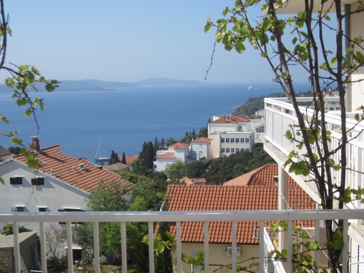One bedroom apartment with terrace and sea view Hvar  A-a