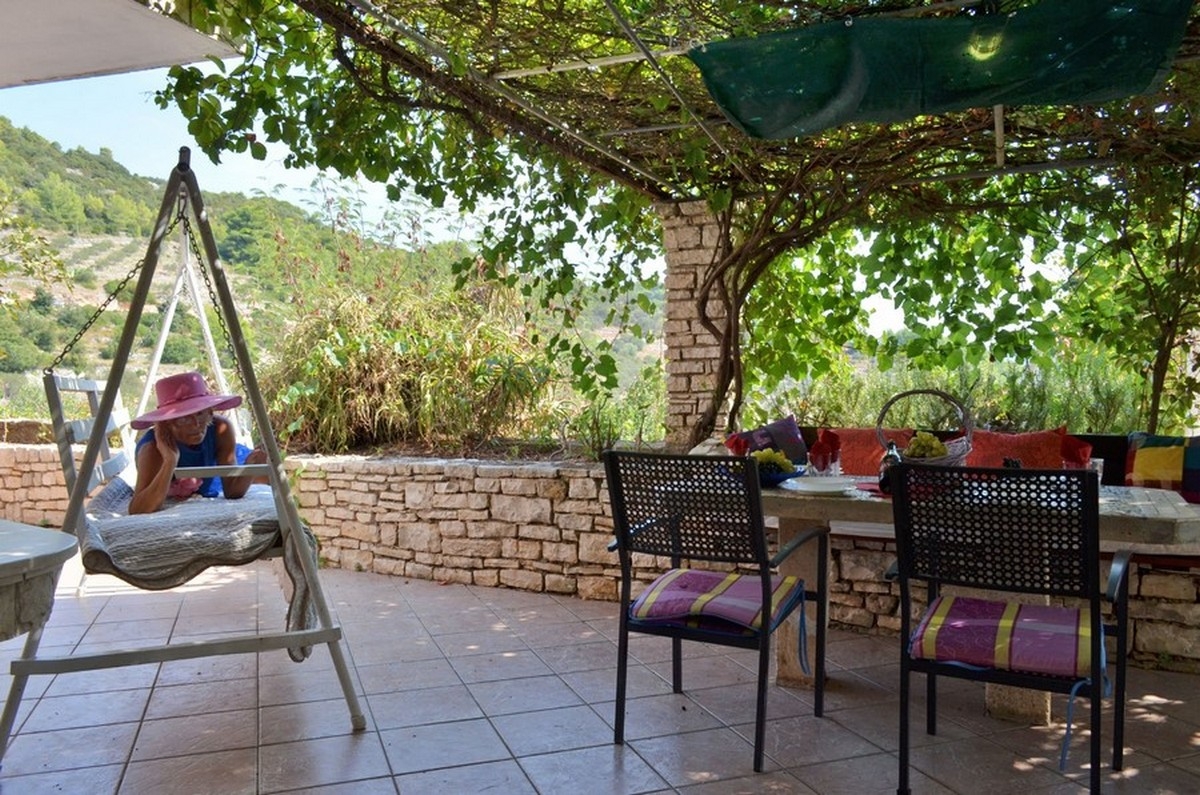 Comfortable and spacious house with terrace and sea view Cove Mikulina Luka, Korčula  K