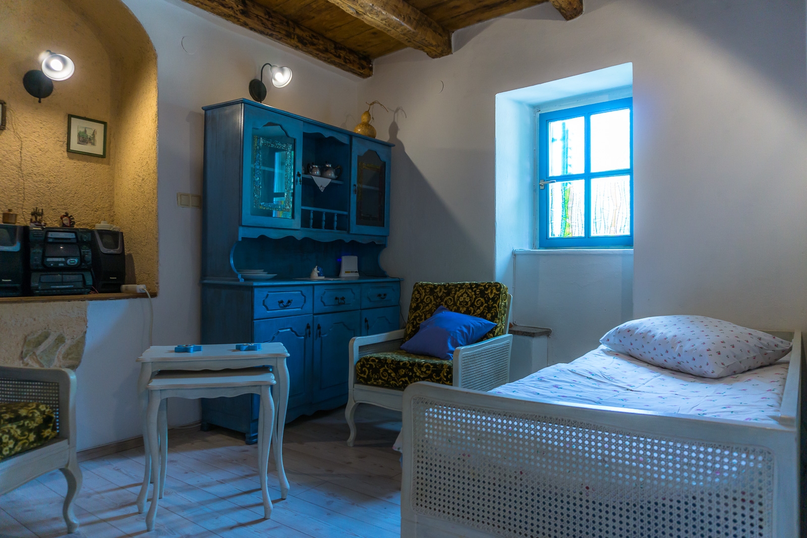 Two bedroom house with air-conditioning Banjol, Rab (K-20120) Two bedroom house with air-conditioning Banjol, Rab (K-20120)