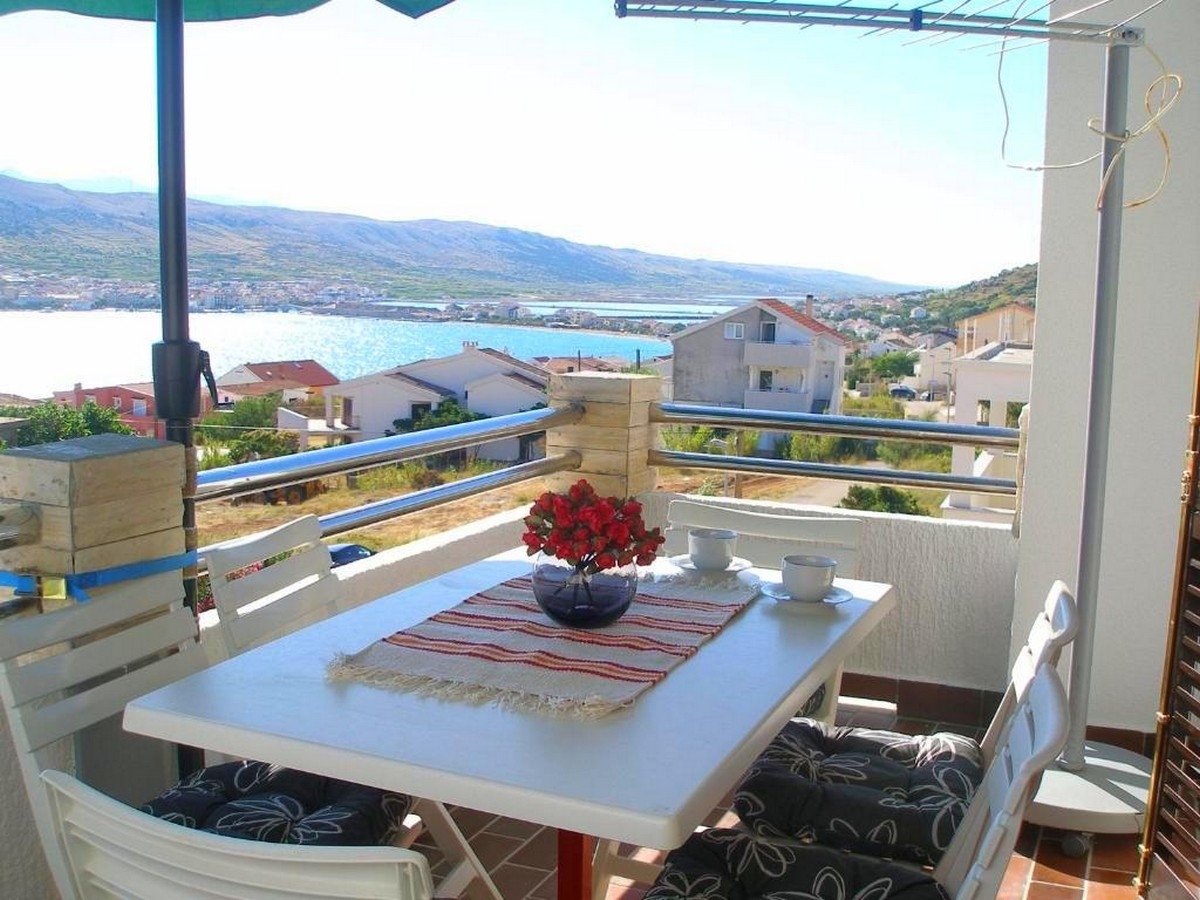 Two bedroom apartment with terrace and sea view Pag  A-a