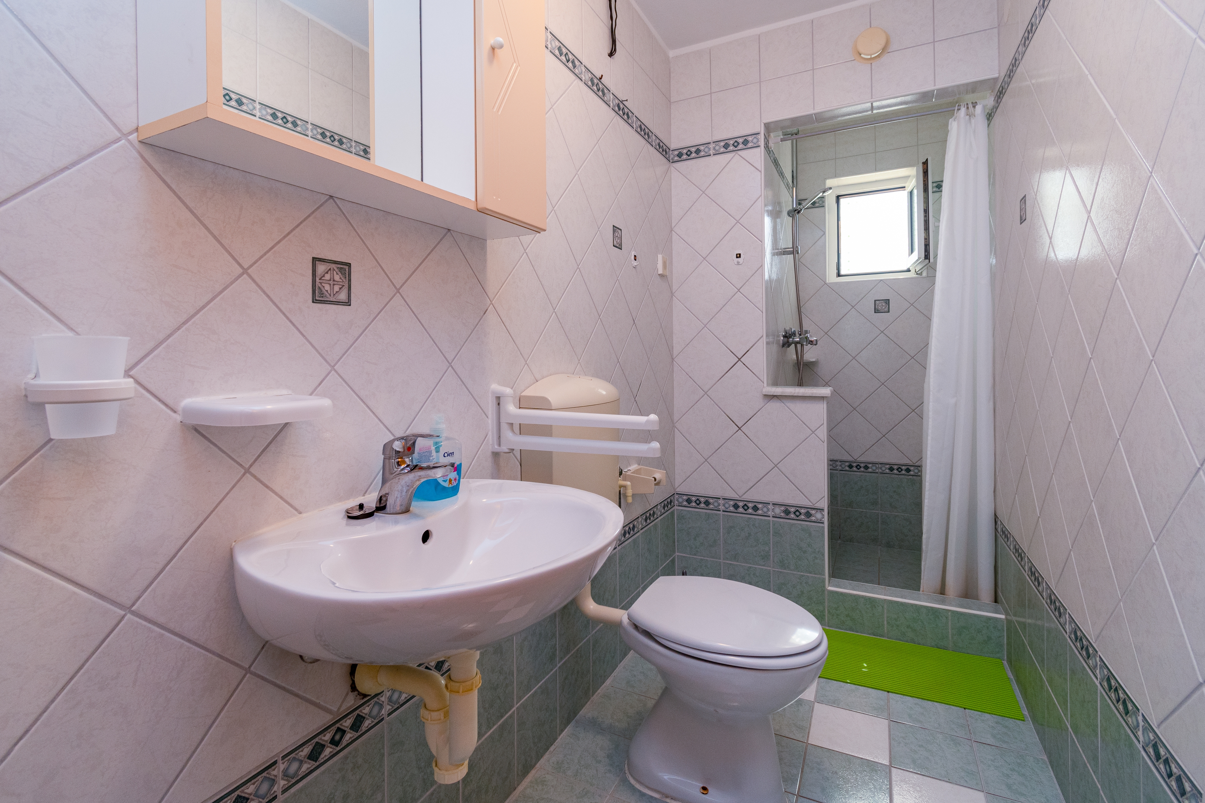 One bedroom apartment with terrace and sea view Baška, Krk  A-a