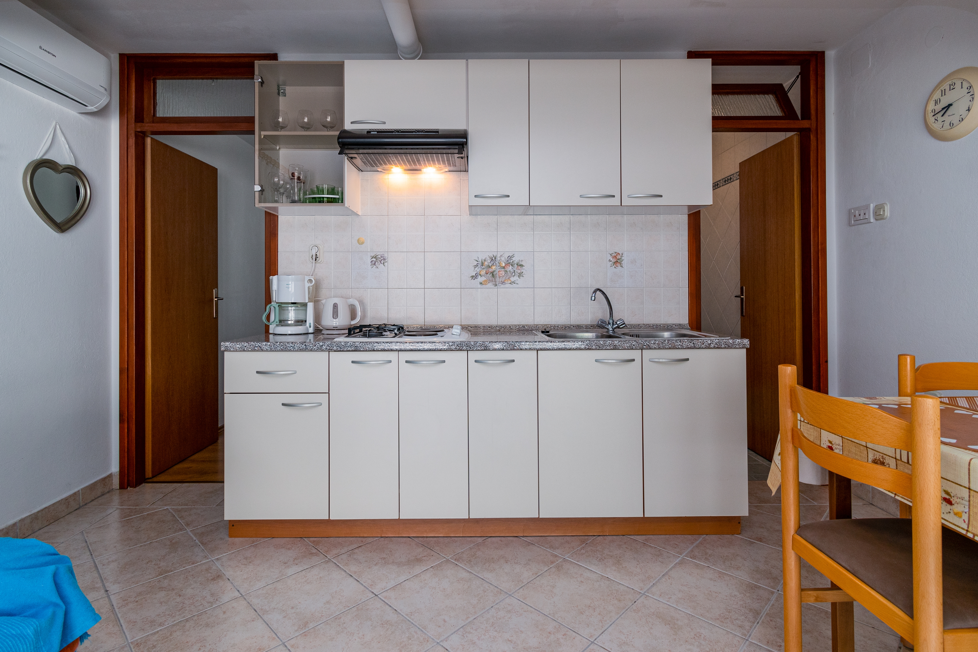 One bedroom apartment with terrace and sea view Baška, Krk  A-a