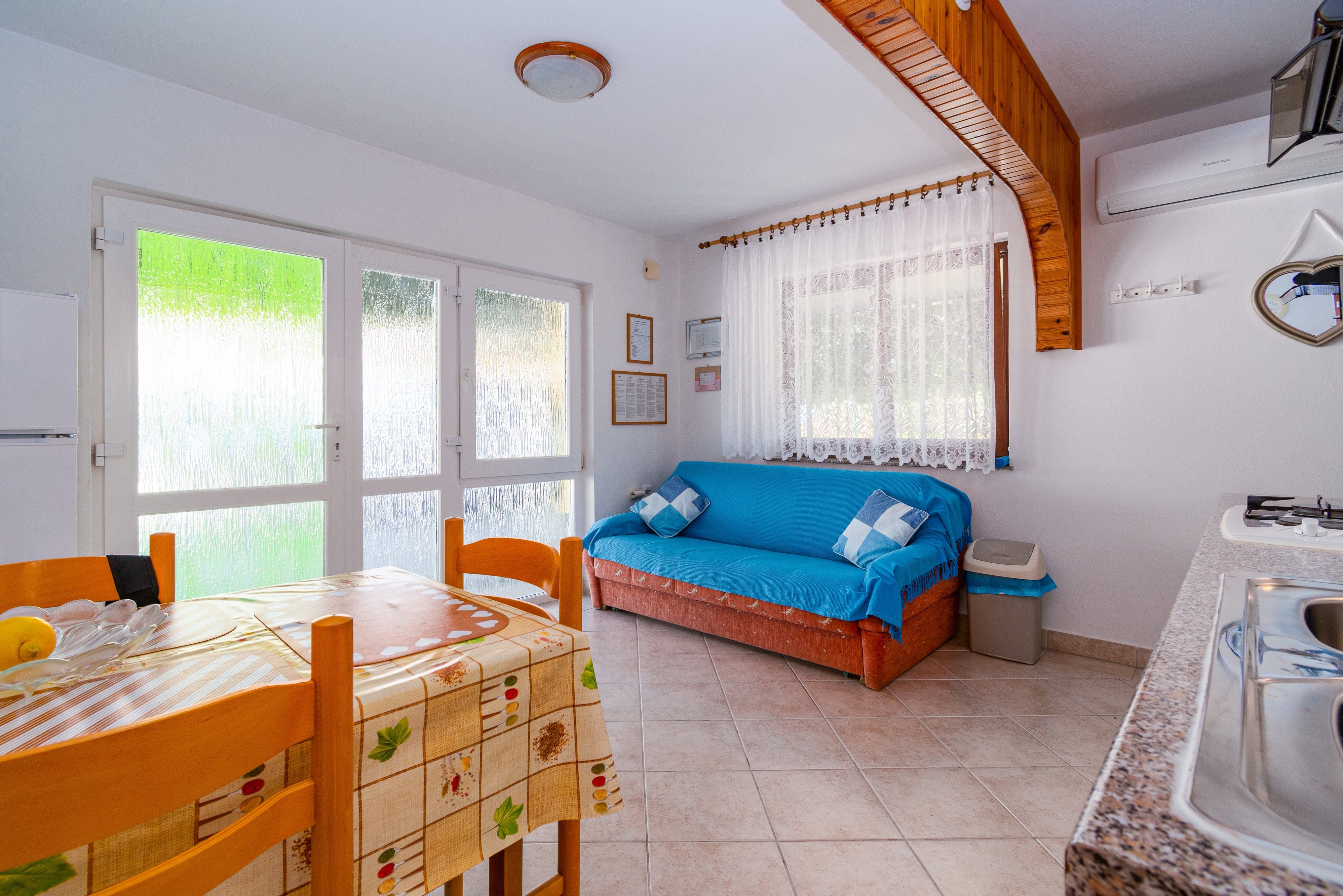 One bedroom apartment with terrace and sea view Baška, Krk  A-a