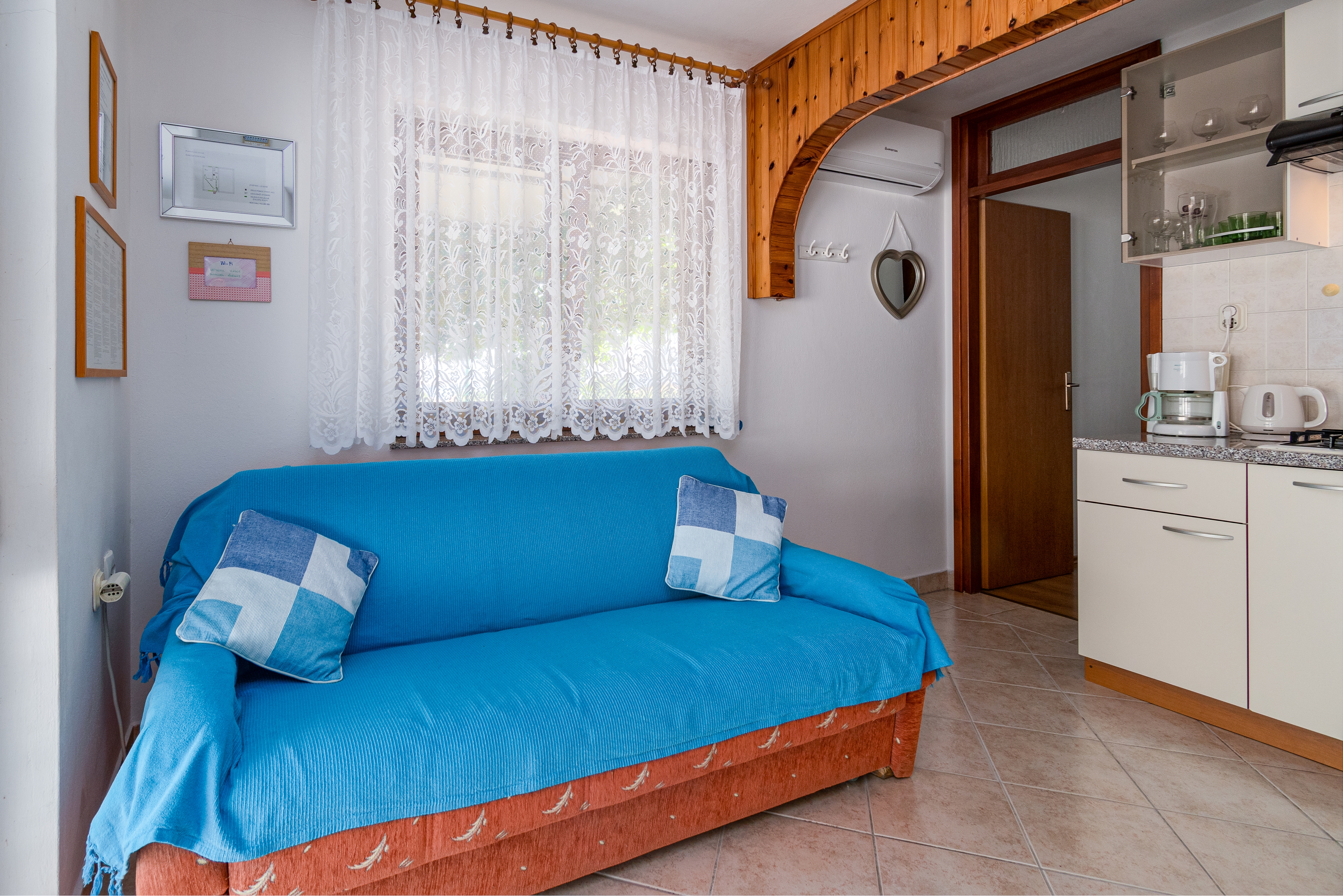 One bedroom apartment with terrace and sea view Baška, Krk  A-a