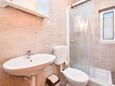 Supetarska Draga - Donja, Bathroom 1 in the apartment, (pet friendly) and WiFi.