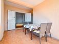 Supetarska Draga - Donja, Terrace 1 in the apartment, with a sea view, (pet friendly) and WiFi.