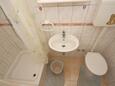 Supetarska Draga - Donja, Baño 2 in the apartment, (pet friendly) y WiFi.