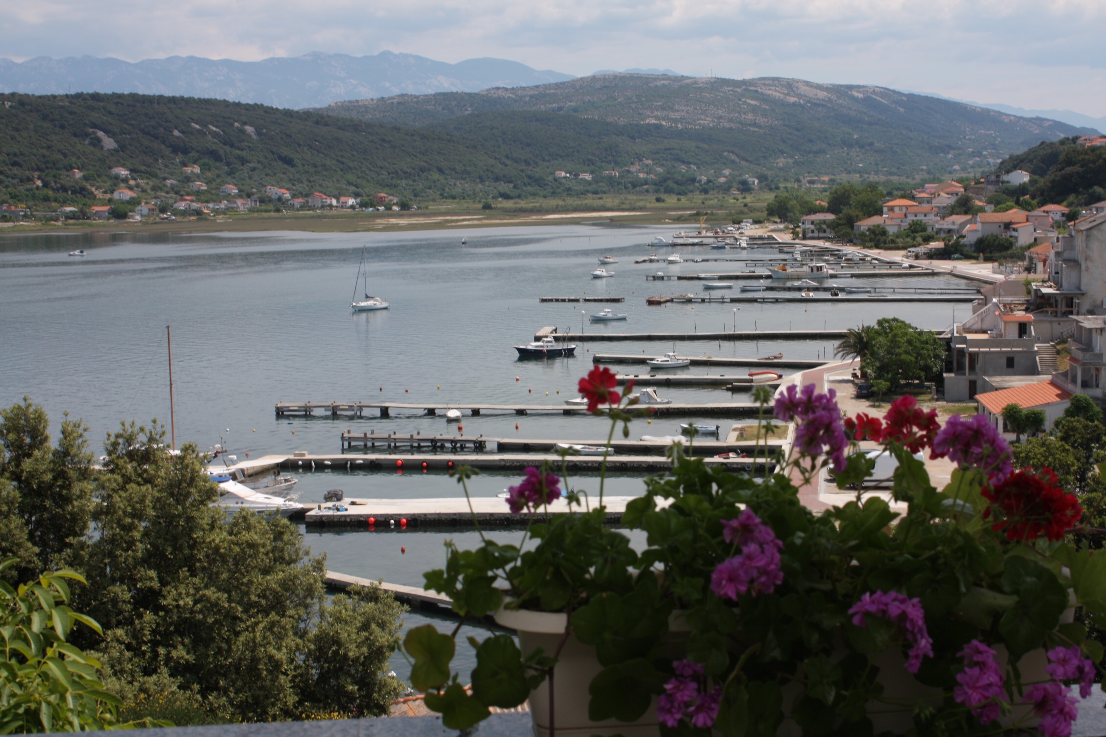 Two bedroom apartment with terrace and sea view Supetarska Draga - Donja, Rab  A-b