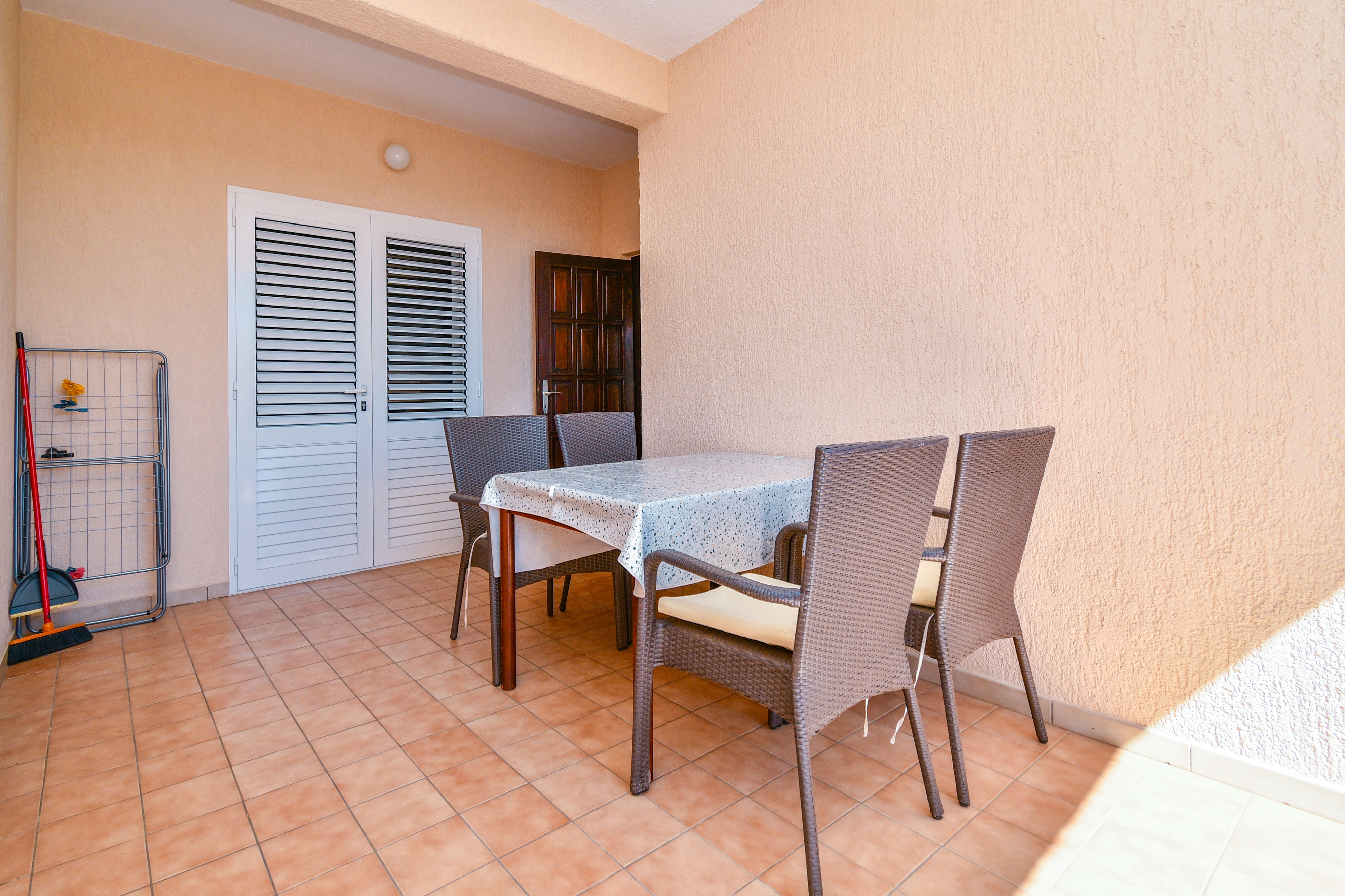 Two bedroom apartment with terrace and sea view Supetarska Draga - Donja, Rab  A-c