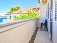 Supetarska Draga - Donja, Balcon dans l’hébergement en type apartment, avec la vue sur la mer, animaux acceptés et WiFi.