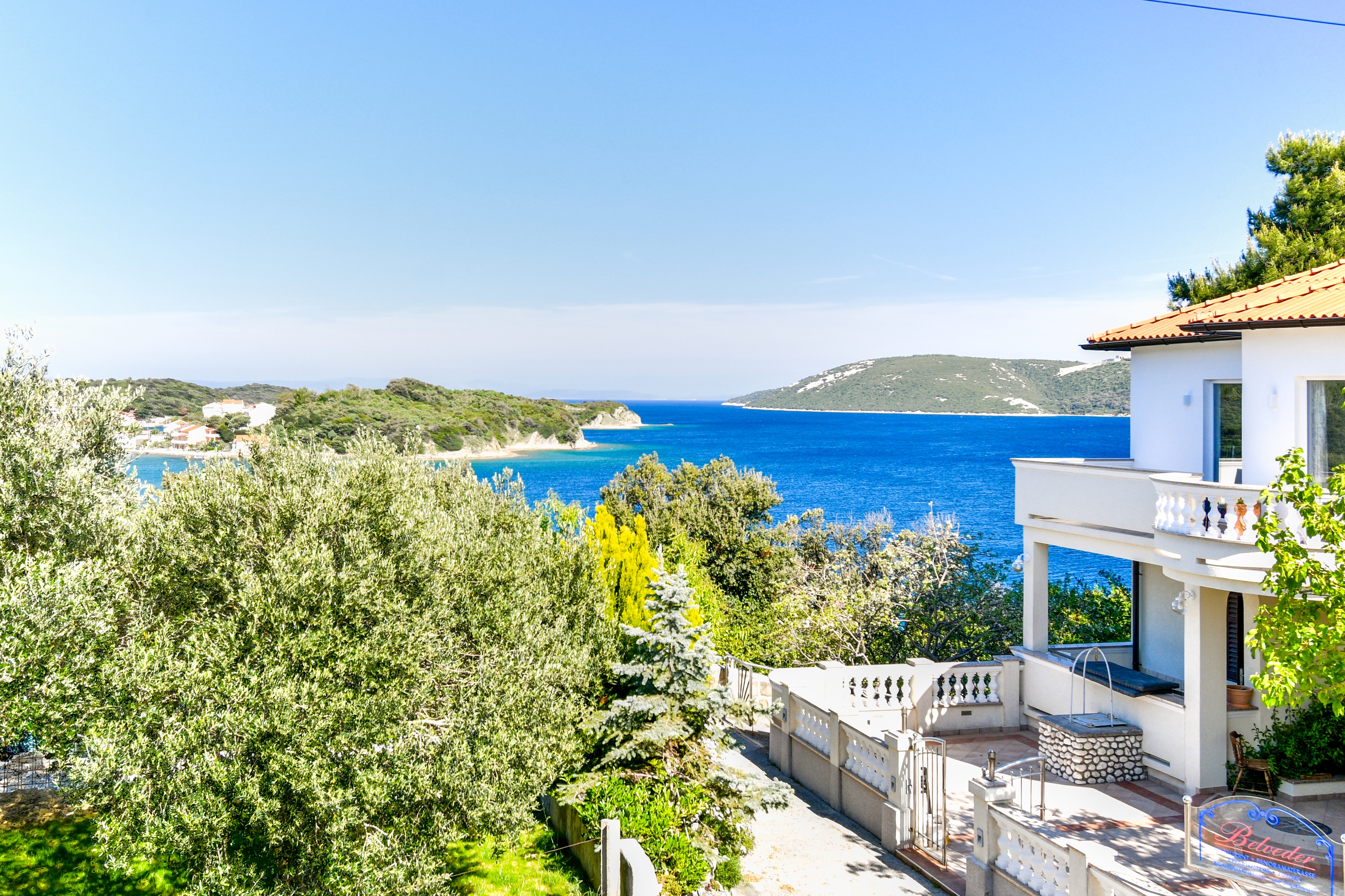One bedroom apartment with balcony and sea view Supetarska Draga - Donja, Rab  A-d