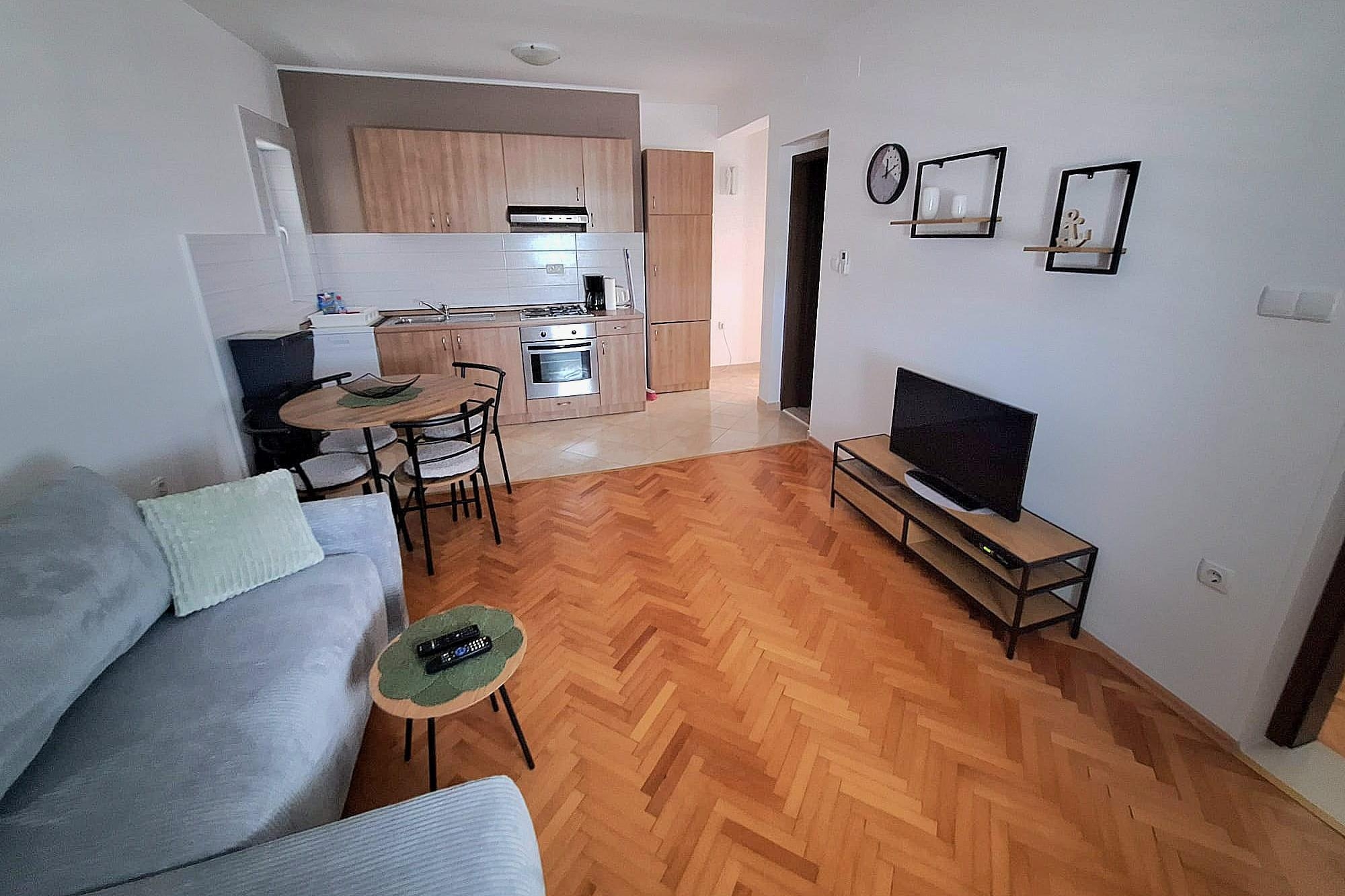 One bedroom apartment with balcony and sea view Supetarska Draga - Donja (Rab) (A-2013-d) One bedroom apartment with balcony and sea view Supetarska Draga - Donja (Rab) (A-2013-d)