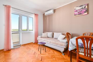 Living room Supetarska Draga - Donja, Living room in the apartment, air condition available, (pet friendly) and WiFi.