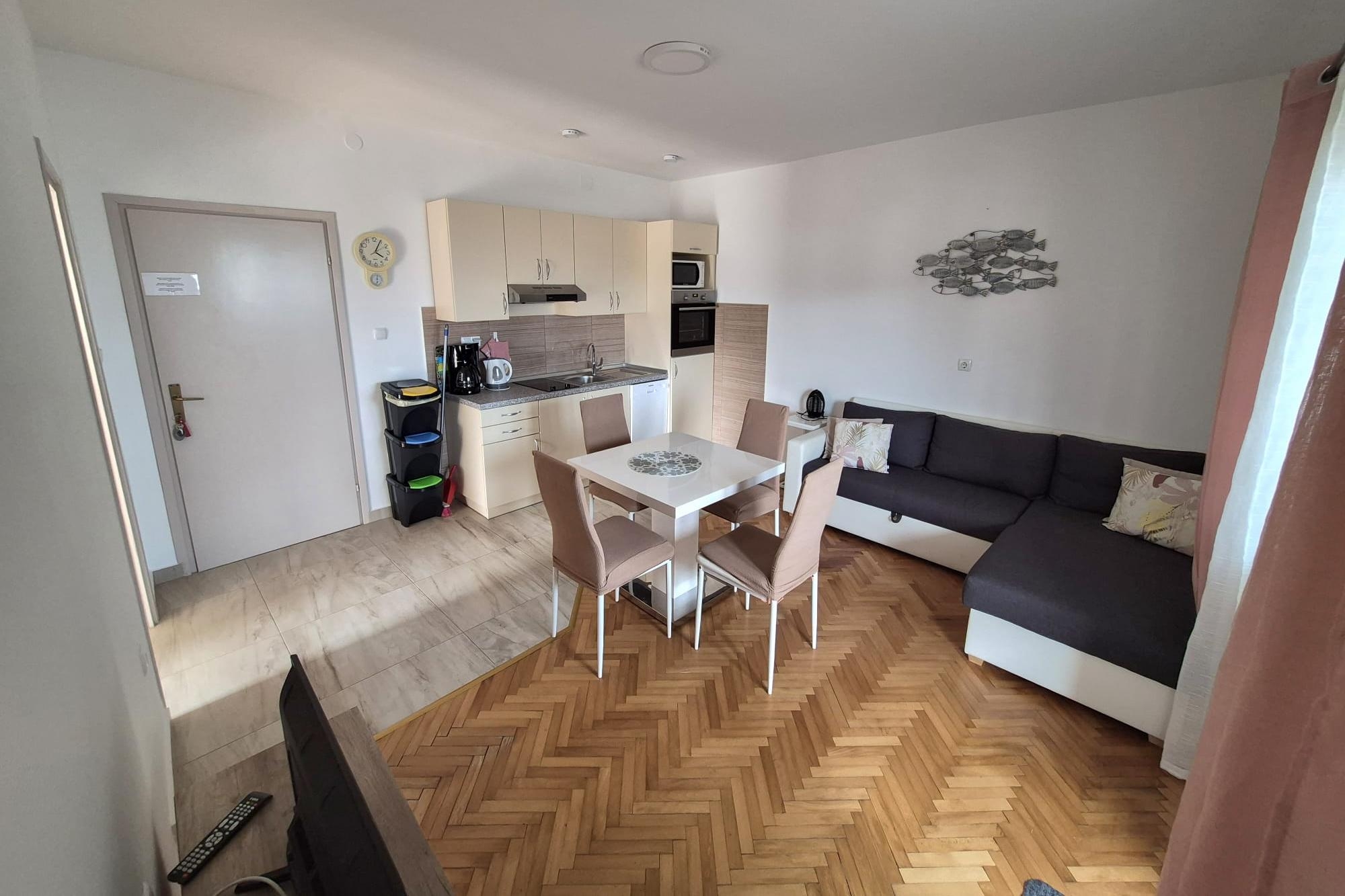 One bedroom apartment with balcony and sea view Supetarska Draga - Donja (Rab) (A-2013-f) One bedroom apartment with balcony and sea view Supetarska Draga - Donja (Rab) (A-2013-f)