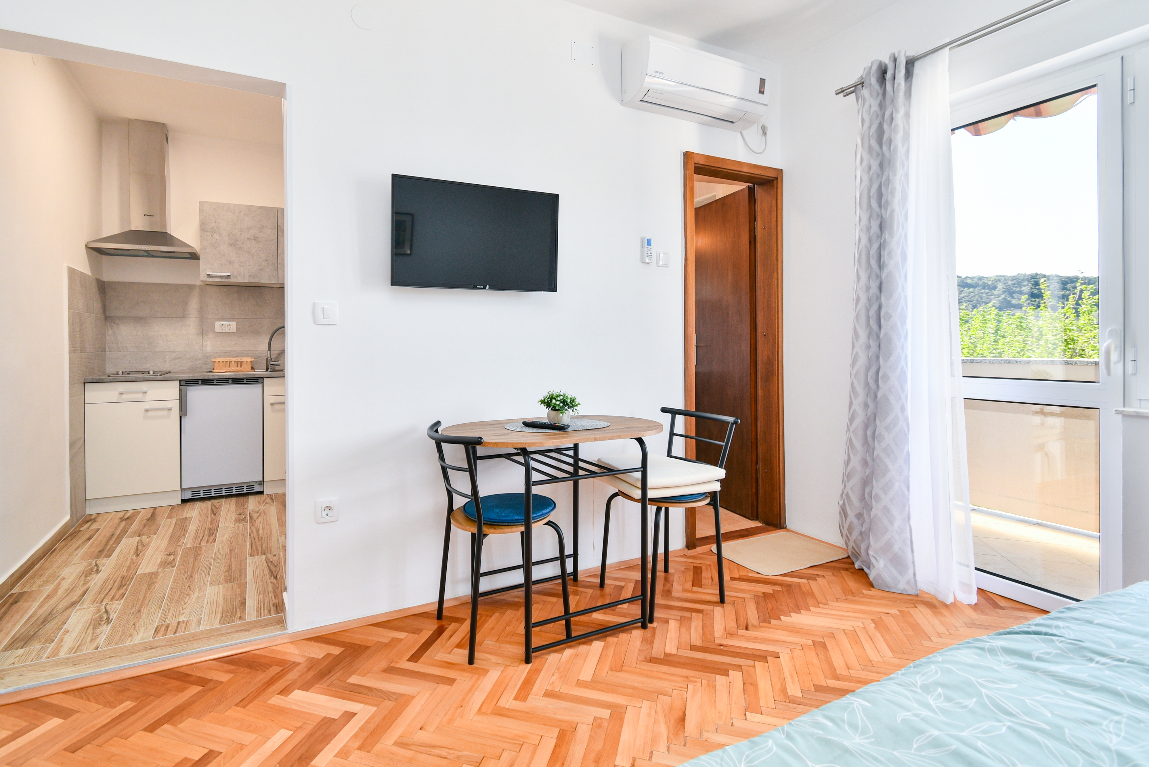 Studio flat with balcony and sea view Supetarska Draga - Donja, Rab (AS-2013-e)