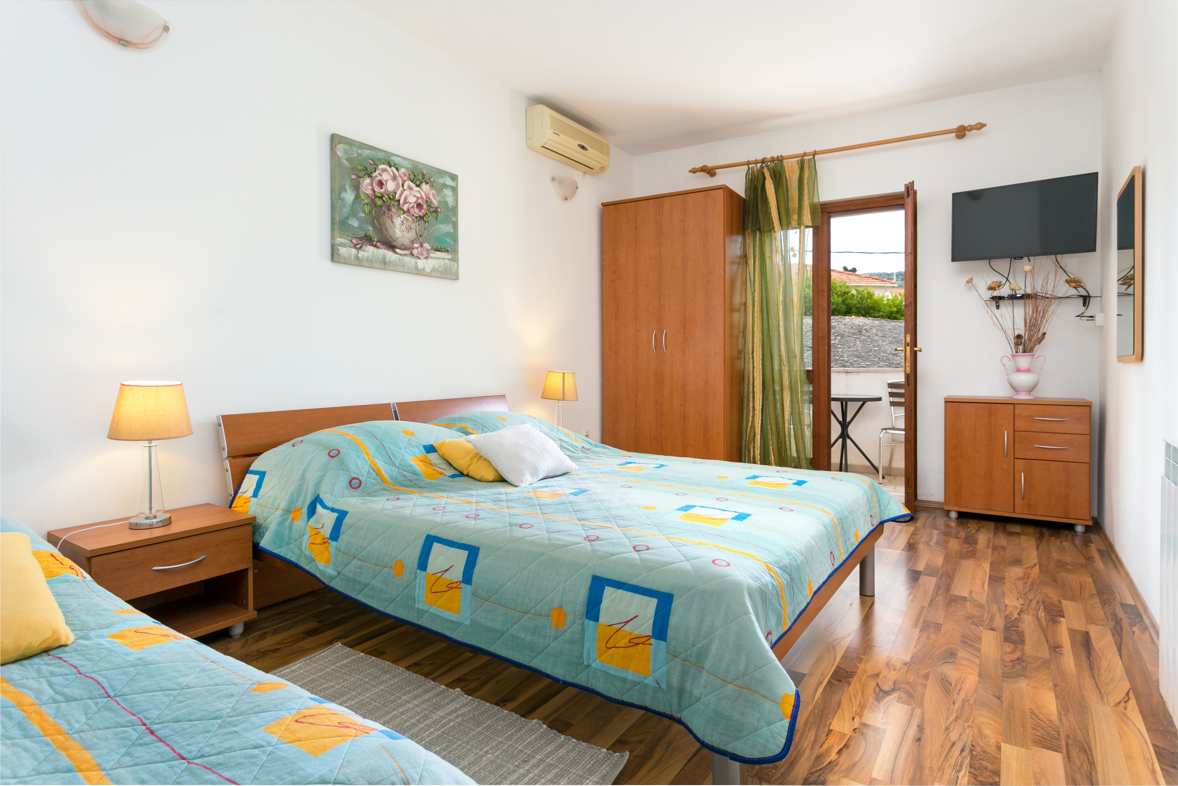 One bedroom apartment with balcony Supetar, Brač (A-20134-b)