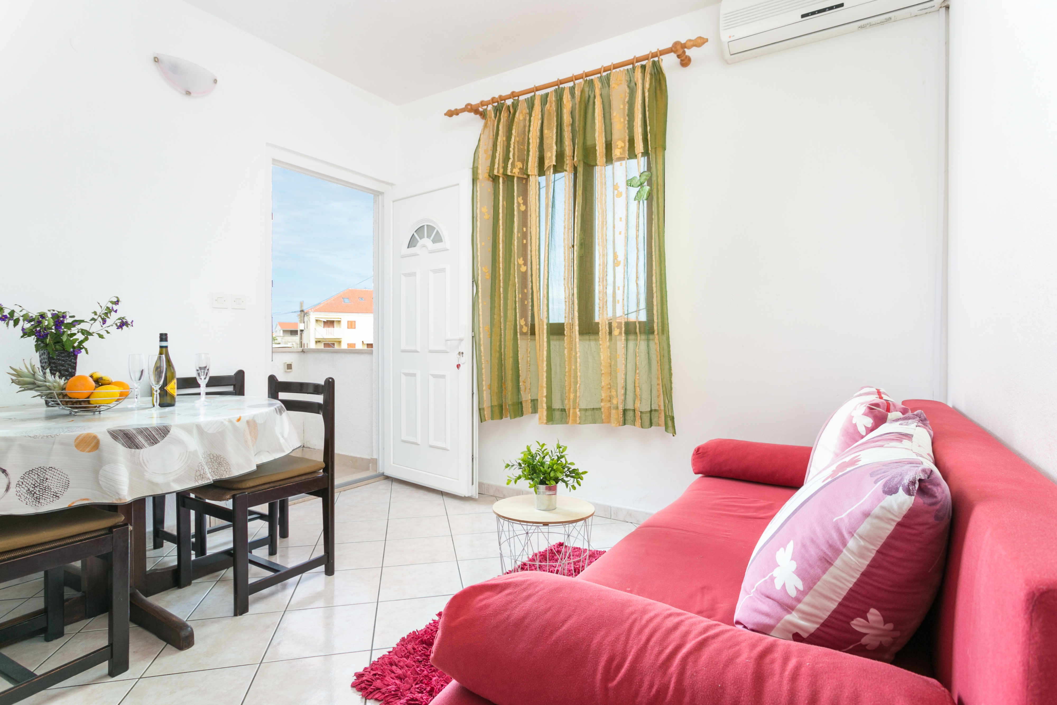 One bedroom apartment with balcony Supetar, Brač (A-20134-b) One bedroom apartment with balcony Supetar, Brač (A-20134-b)