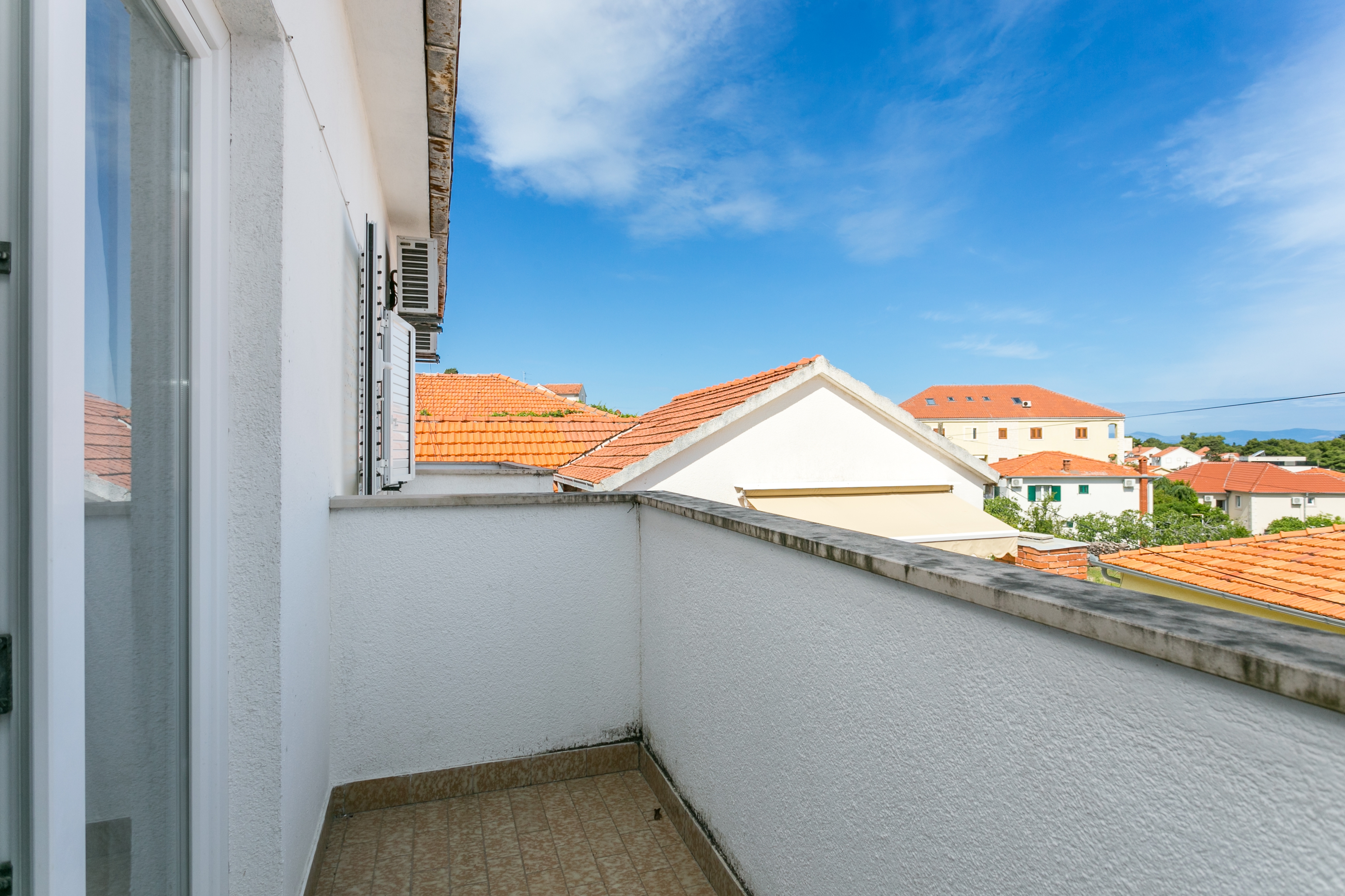 Three bedroom apartment with terrace and sea view Supetar, Brač  A-c