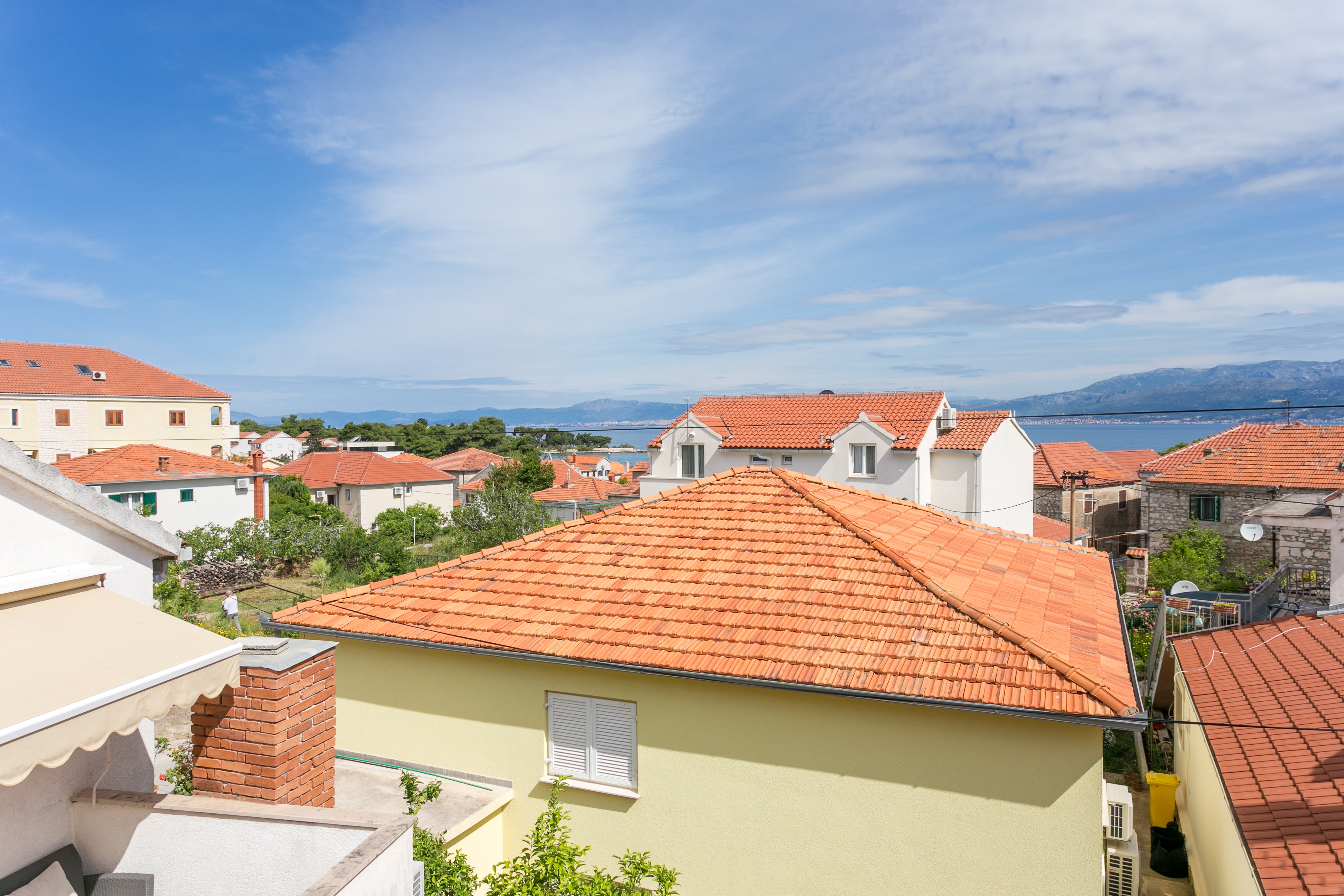 Three bedroom apartment with terrace and sea view Supetar, Brač  A-c