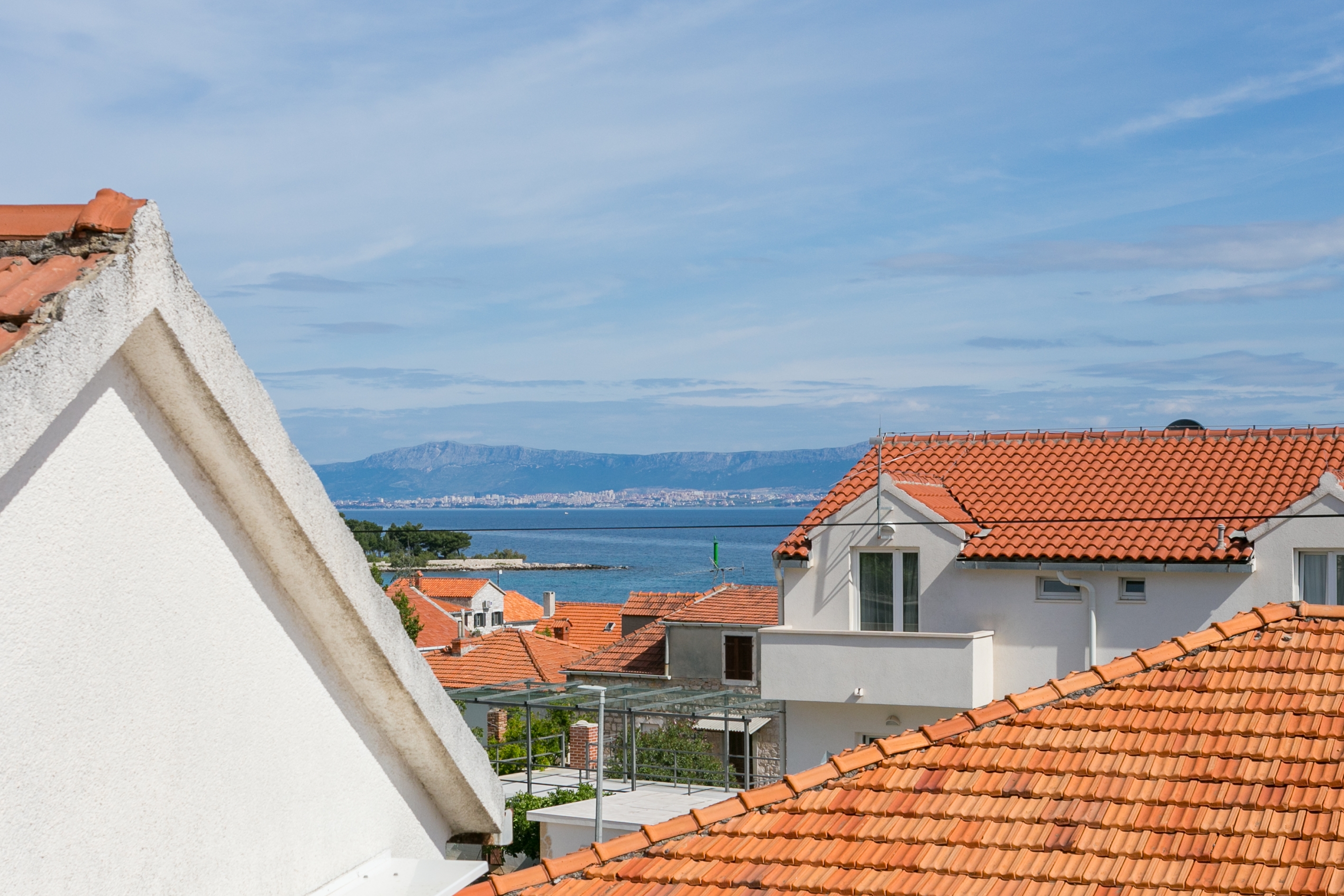 Three bedroom apartment with terrace and sea view Supetar, Brač  A-c