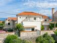 Supetar, Brač, Hébergement 20134 - Appartement à proximité de la mer avec une plage de galets.