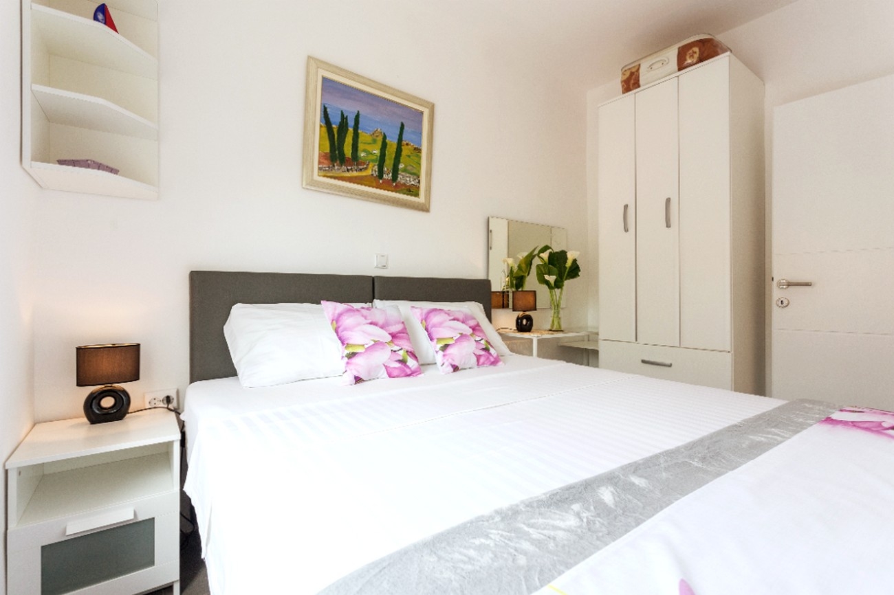 One bedroom apartment with terrace Dubrovnik  A-a