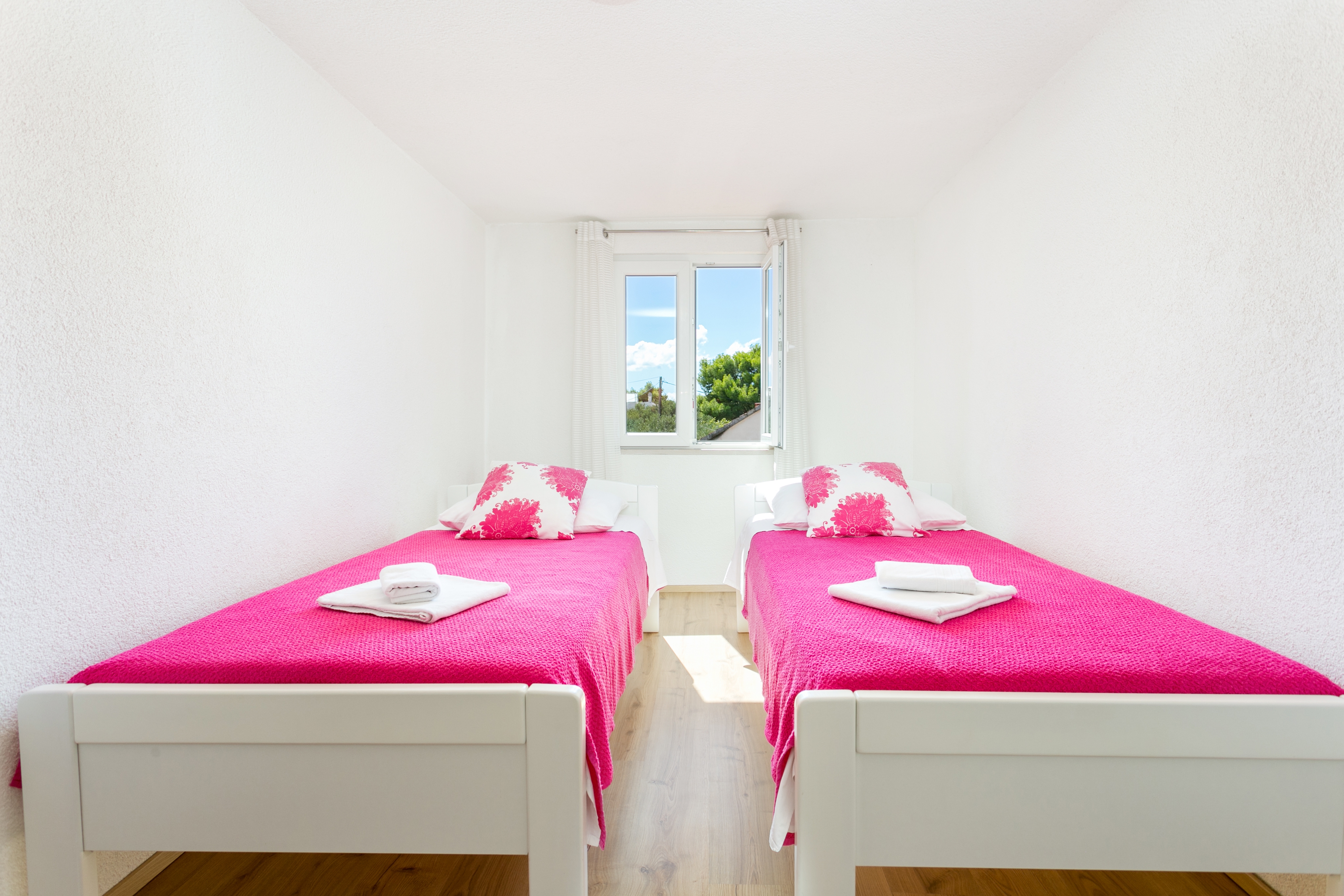 Two bedroom house with terrace Milna, Brač  K