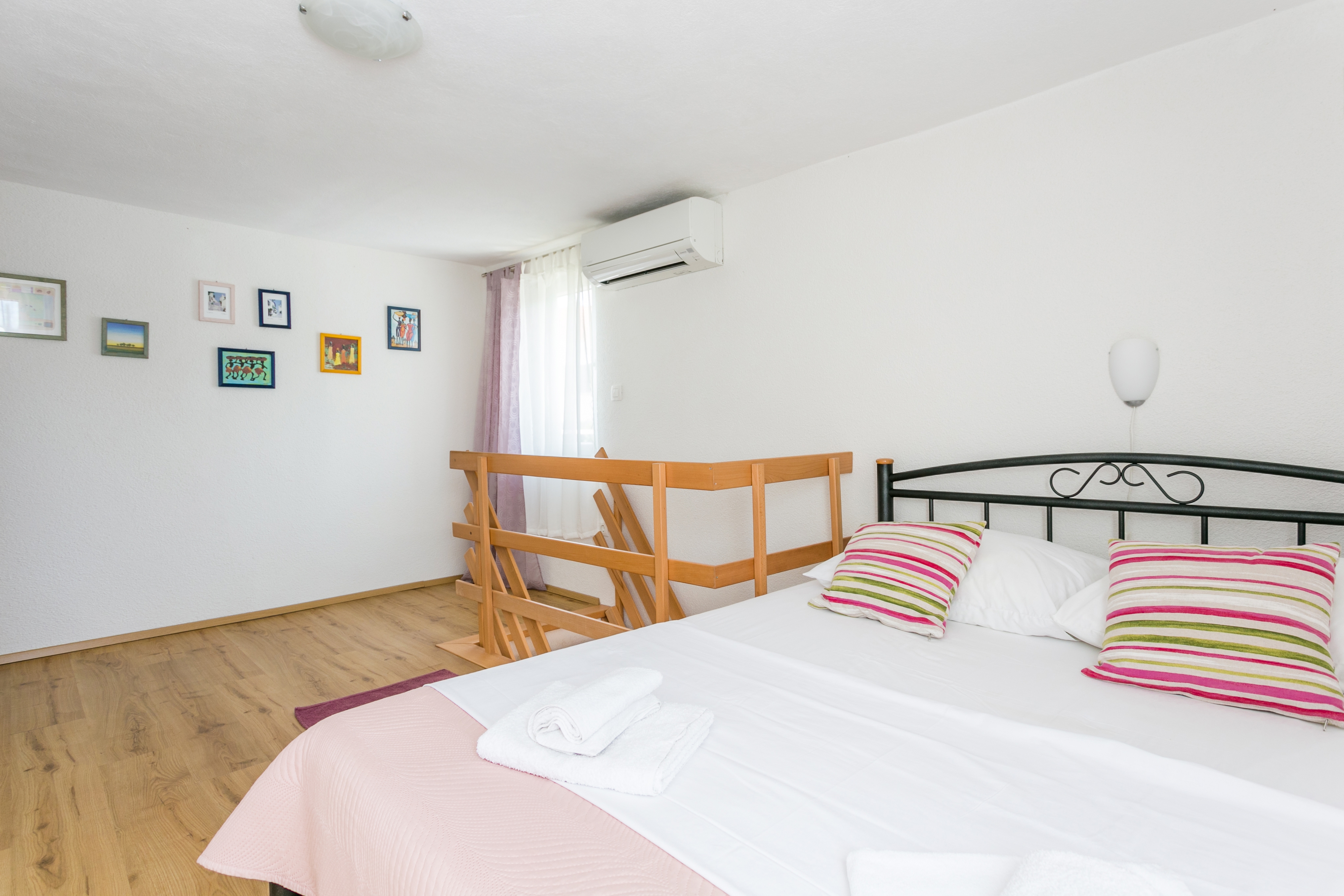 Two bedroom house with terrace Milna, Brač  K