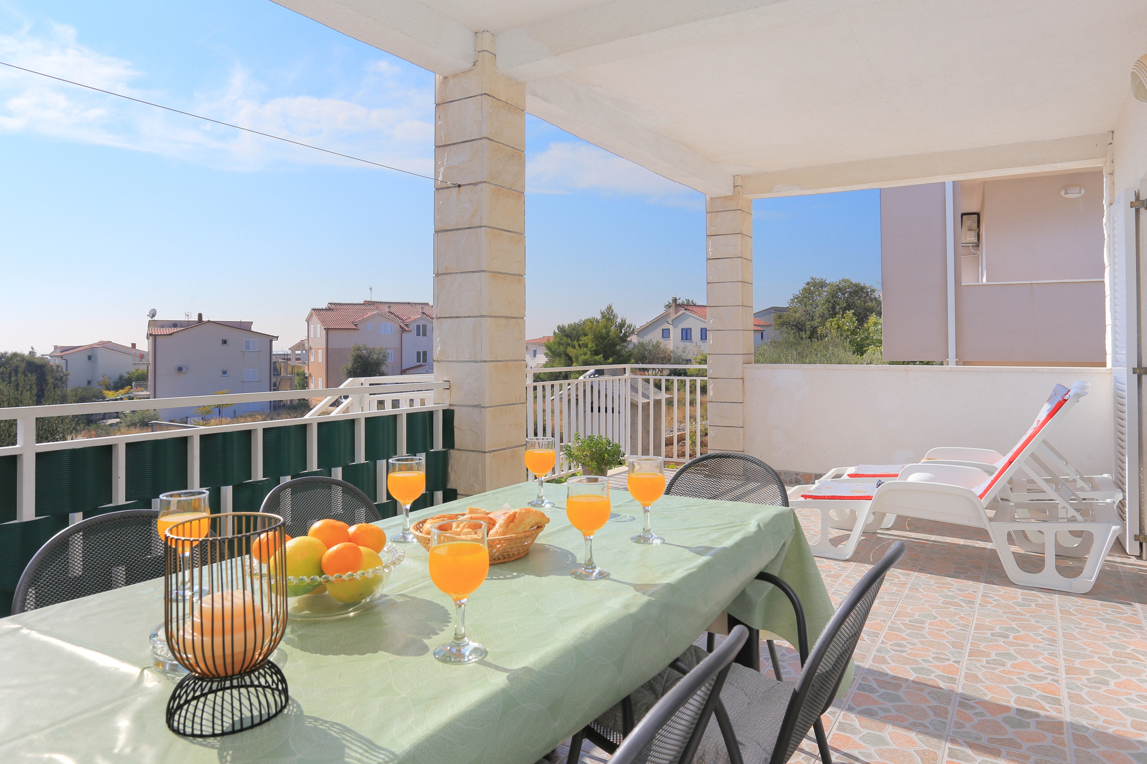 Three bedroom apartment with terrace and sea view Rogoznica  A-a