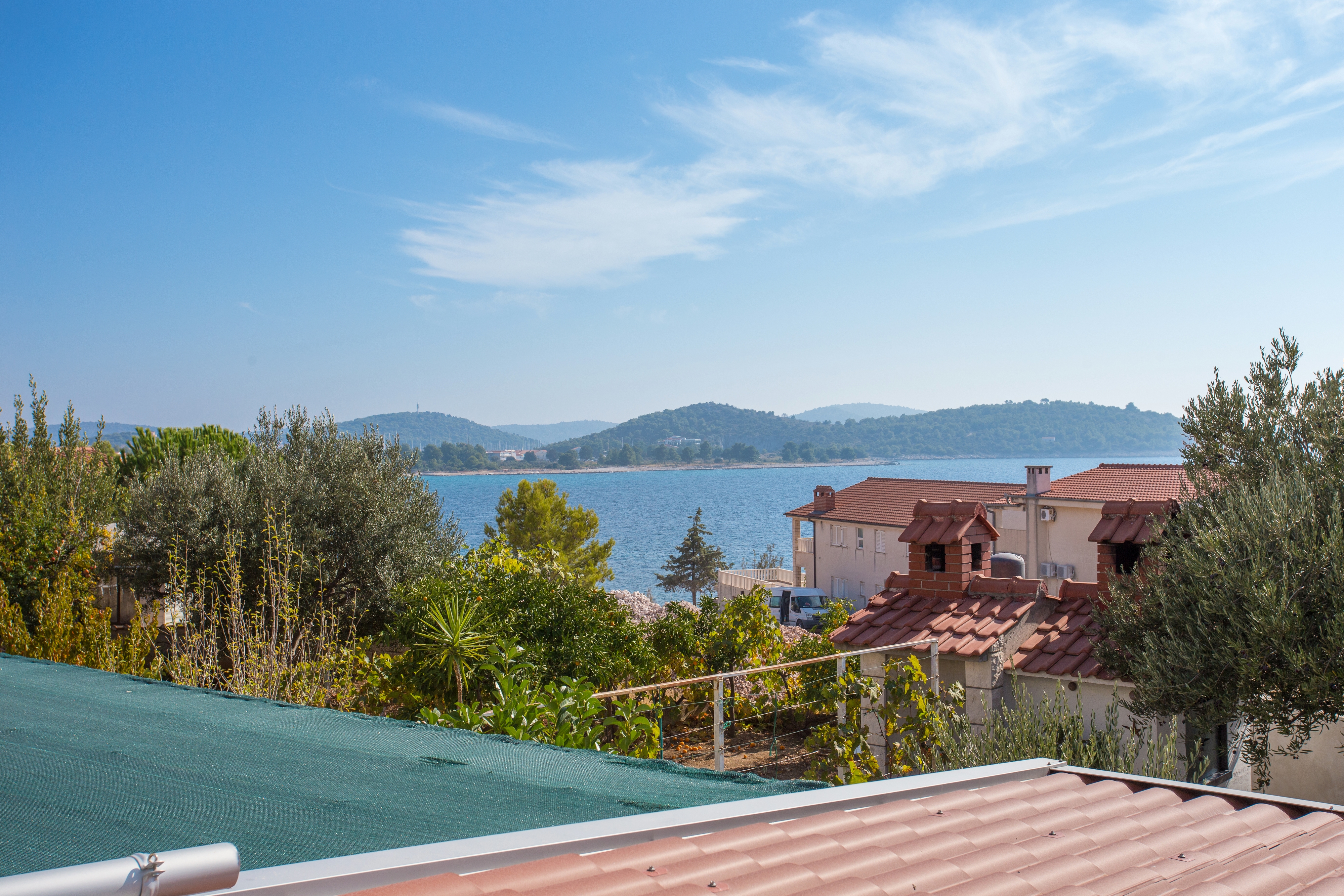 Three bedroom apartment with terrace and sea view Rogoznica  A-a