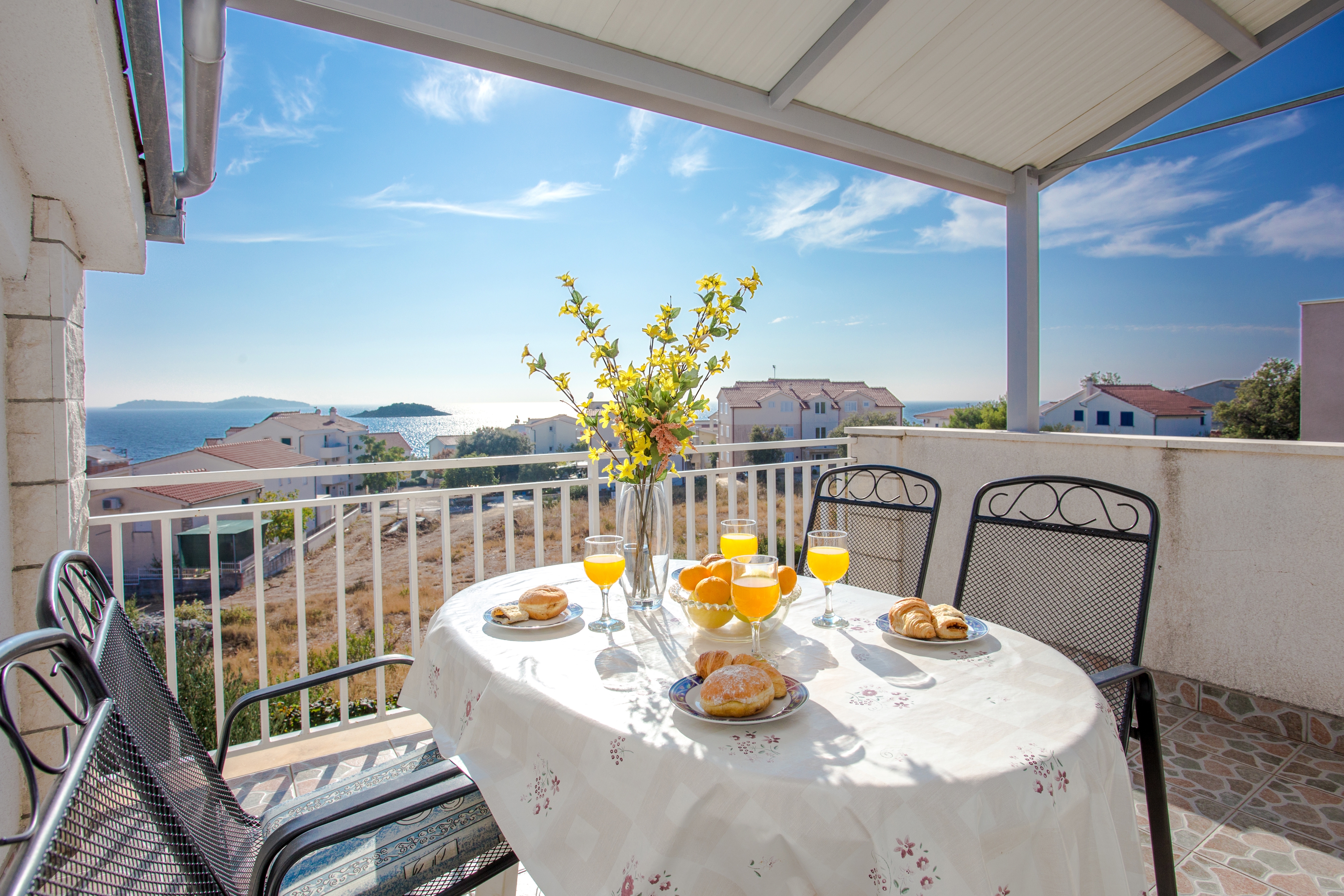 One bedroom apartment with terrace and sea view Rogoznica  A-c