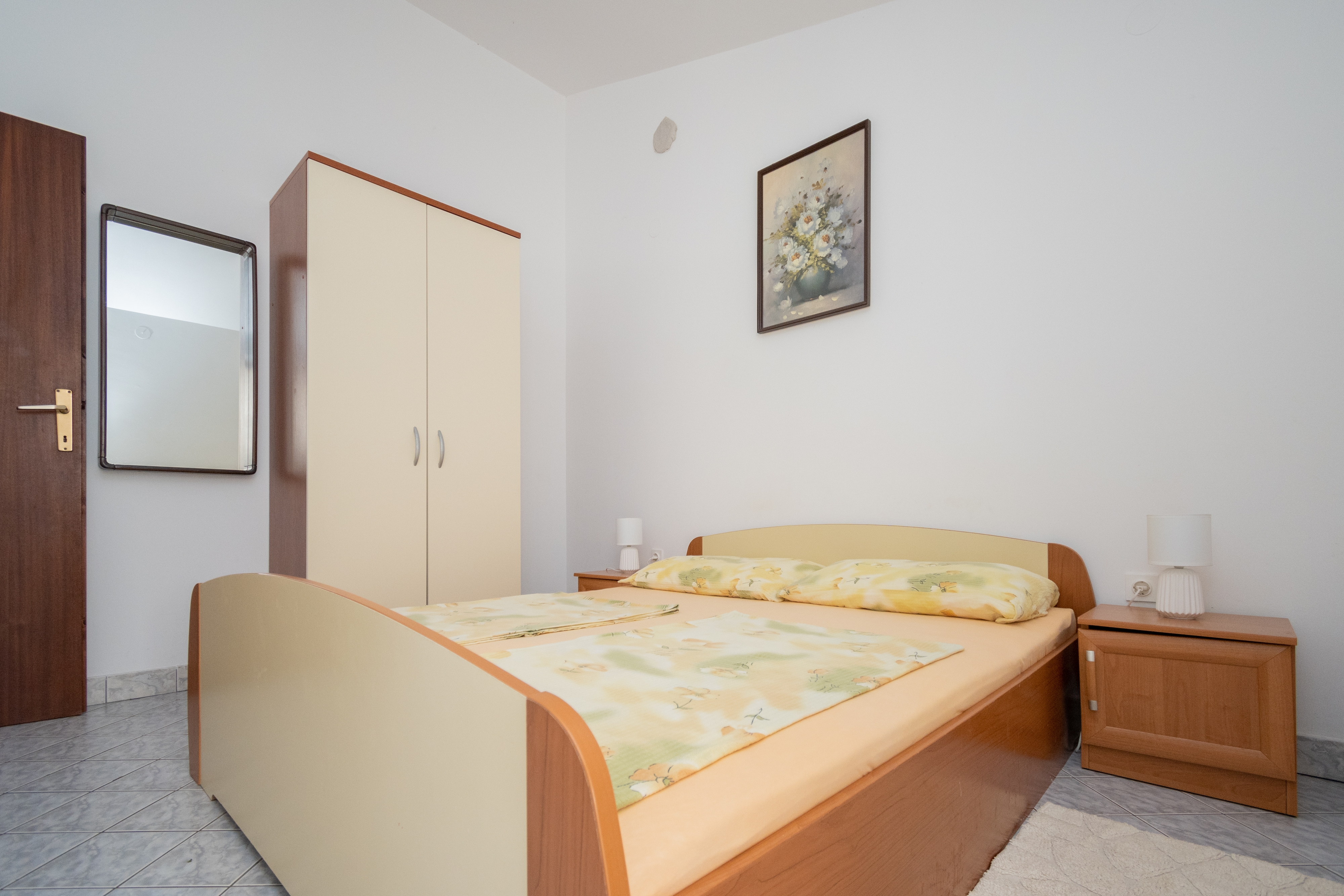 One bedroom apartment with terrace Vir  A-b