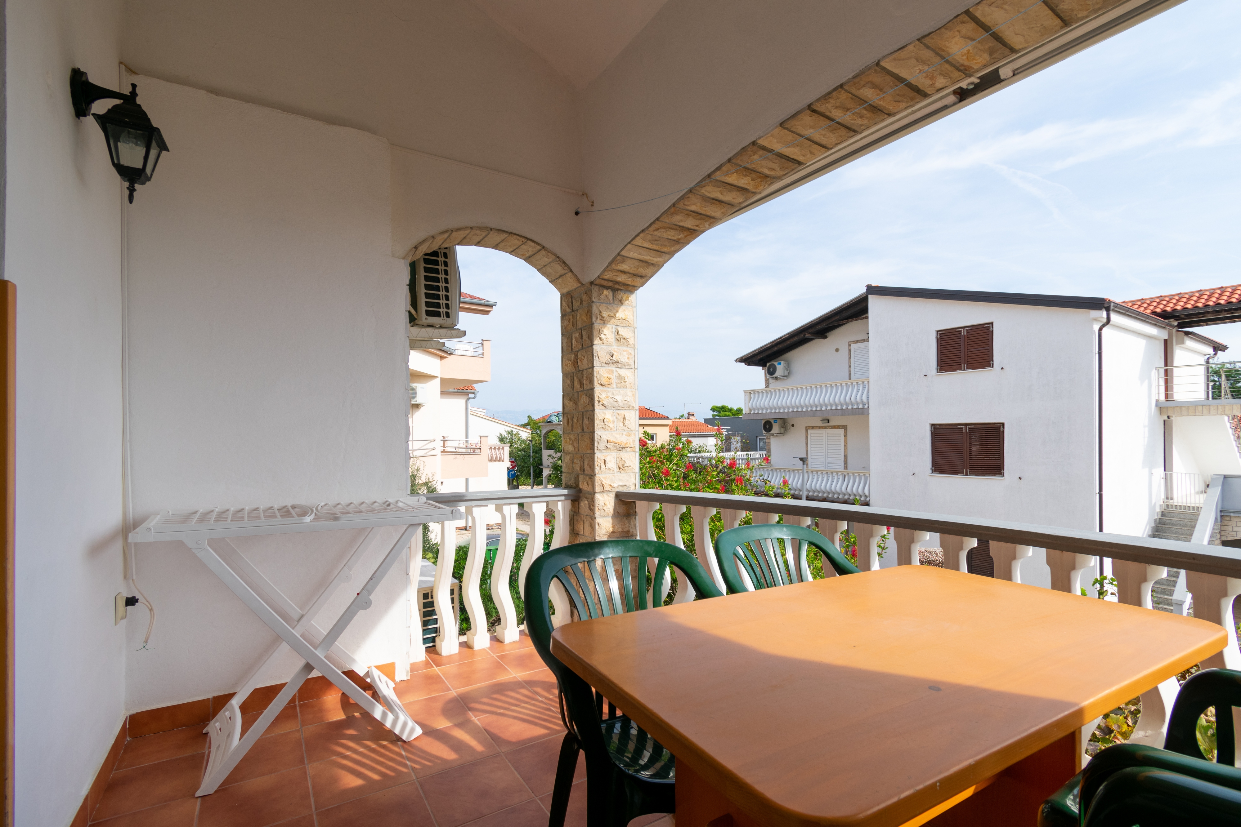 Two bedroom apartment with balcony and sea view Vir - Kozjak, Vir  A-a