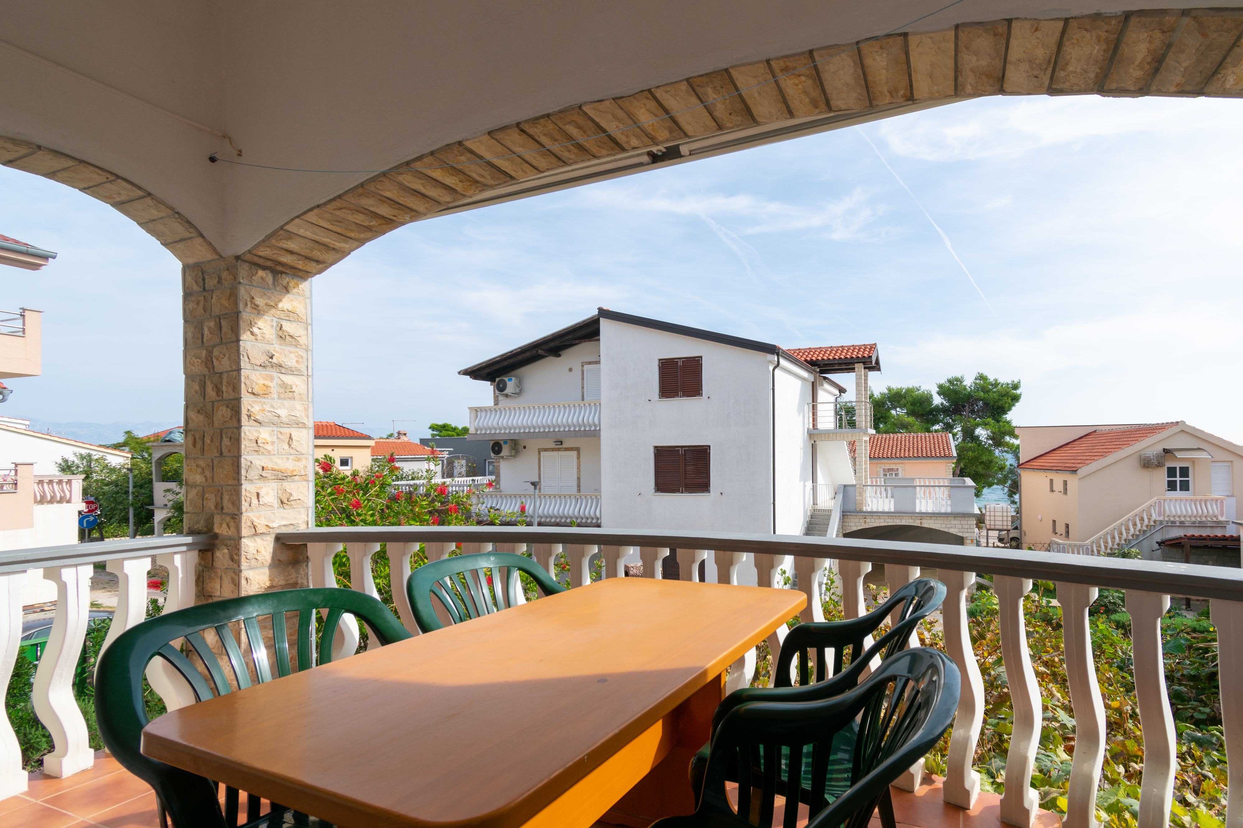 Two bedroom apartment with balcony and sea view Vir - Kozjak, Vir  A-a