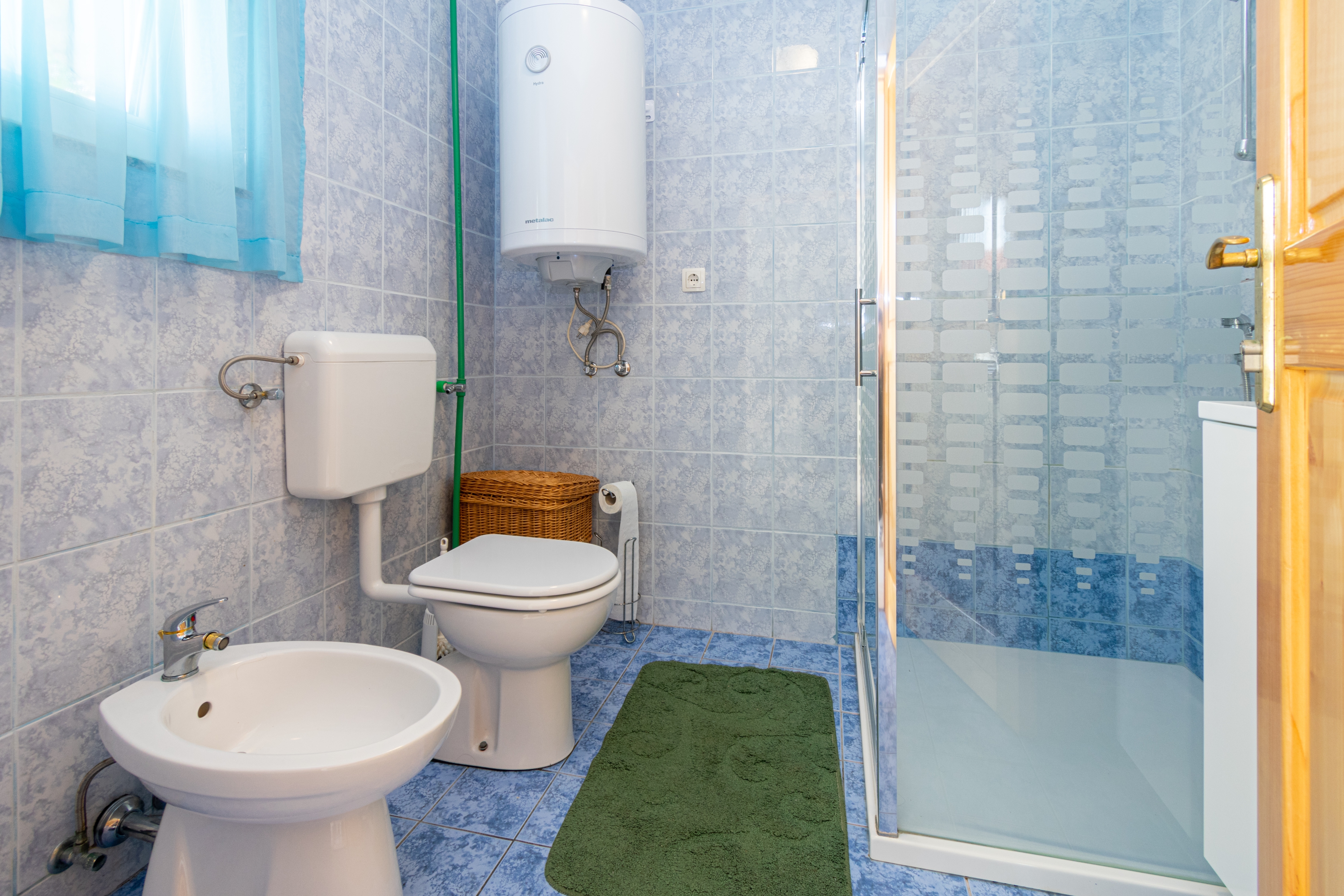 Two bedroom apartment with balcony and sea view Vir - Kozjak, Vir  A-a