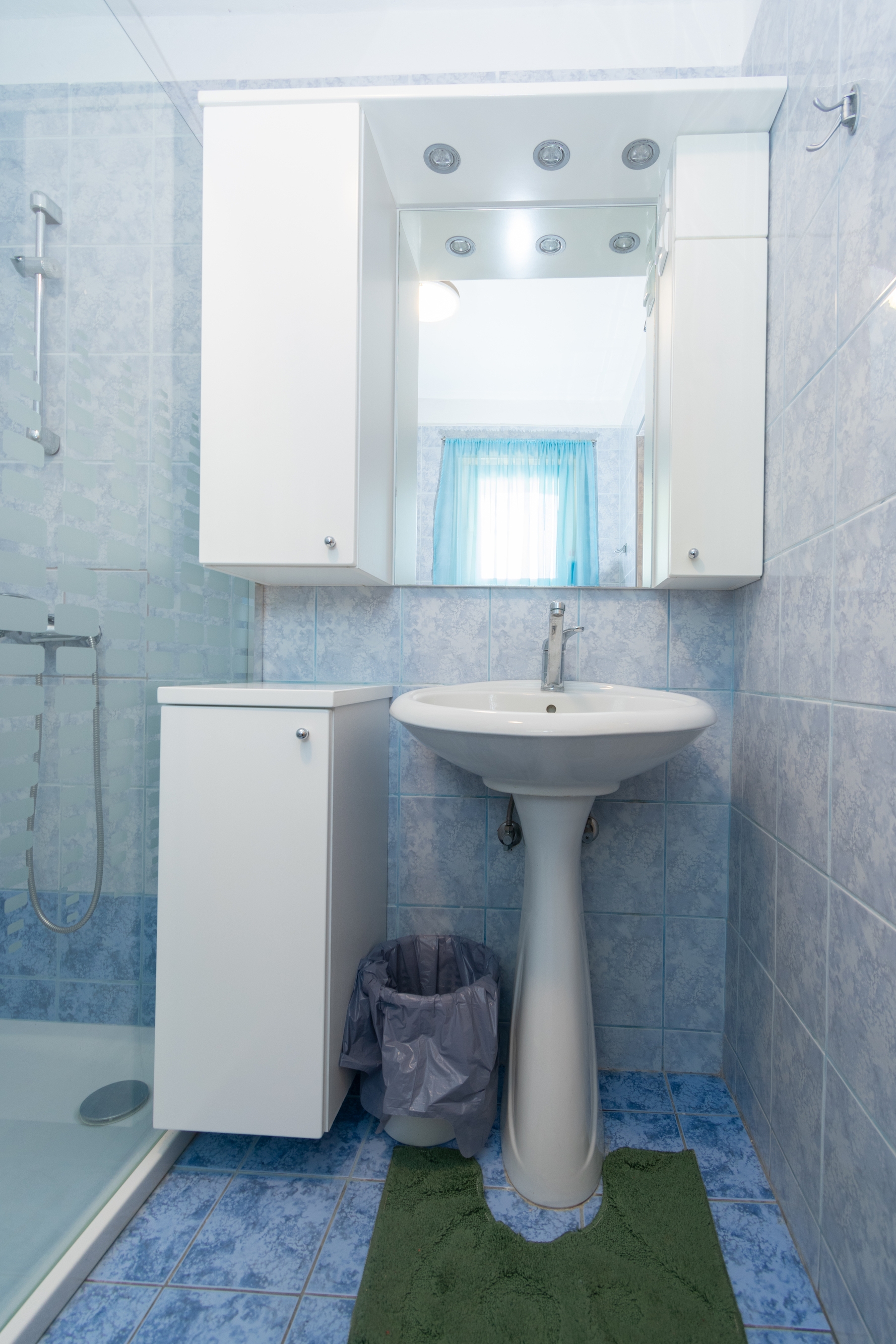 Two bedroom apartment with balcony and sea view Vir - Kozjak, Vir  A-a