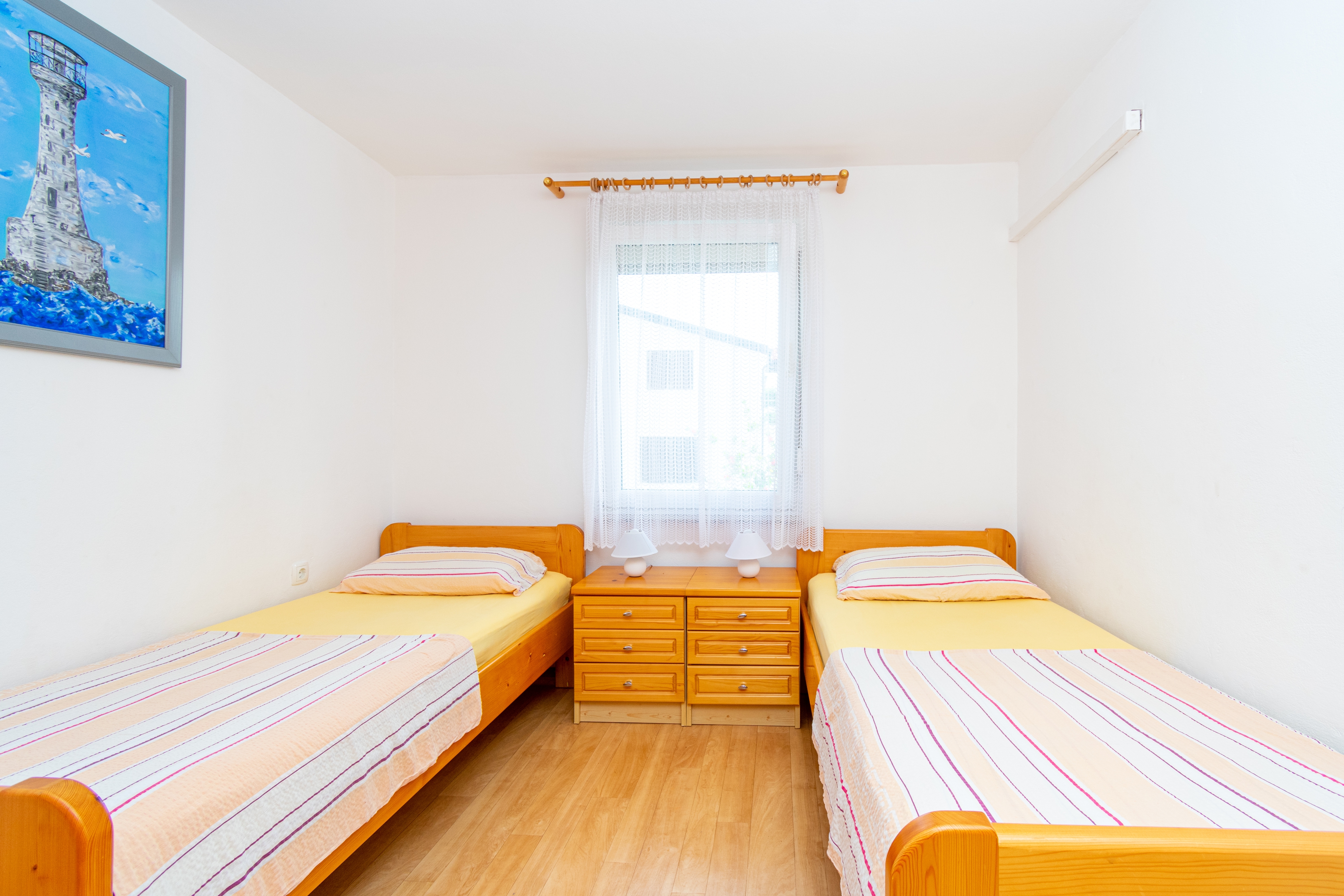 Two bedroom apartment with balcony and sea view Vir - Kozjak, Vir  A-a