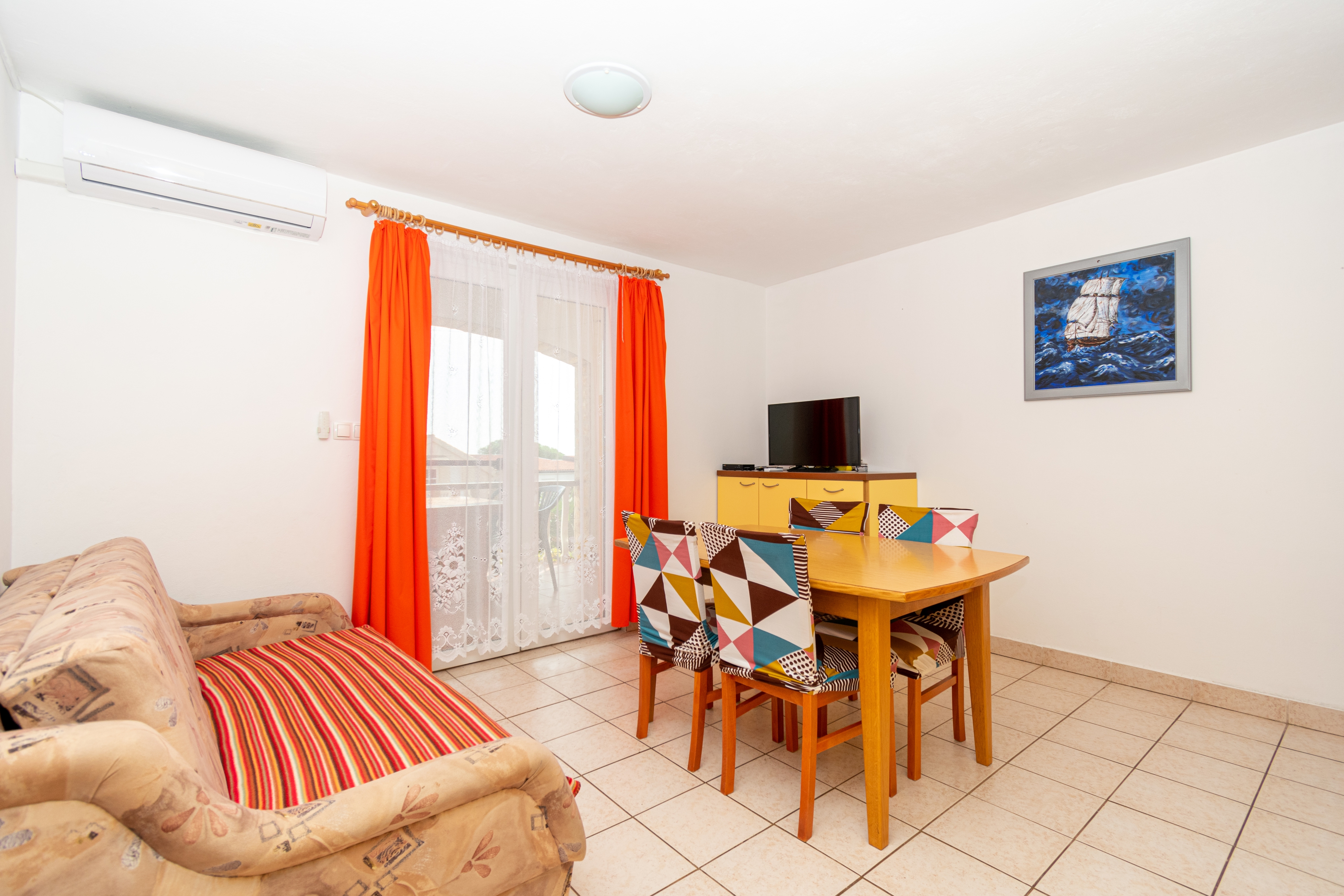 Two bedroom apartment with balcony and sea view Vir - Kozjak, Vir (A-20149-a)