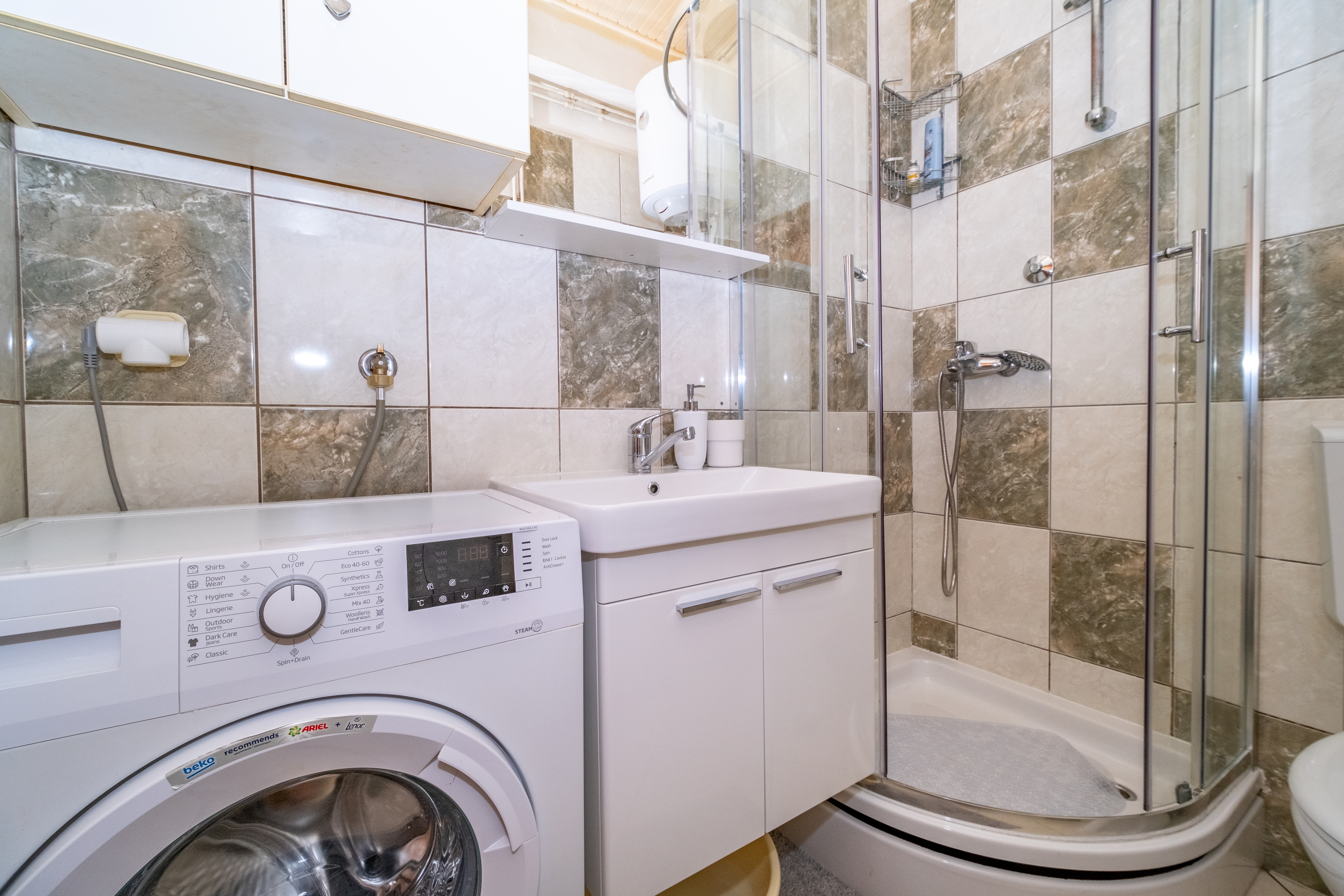 Two bedroom apartment near beach Postira, Brač  A-a
