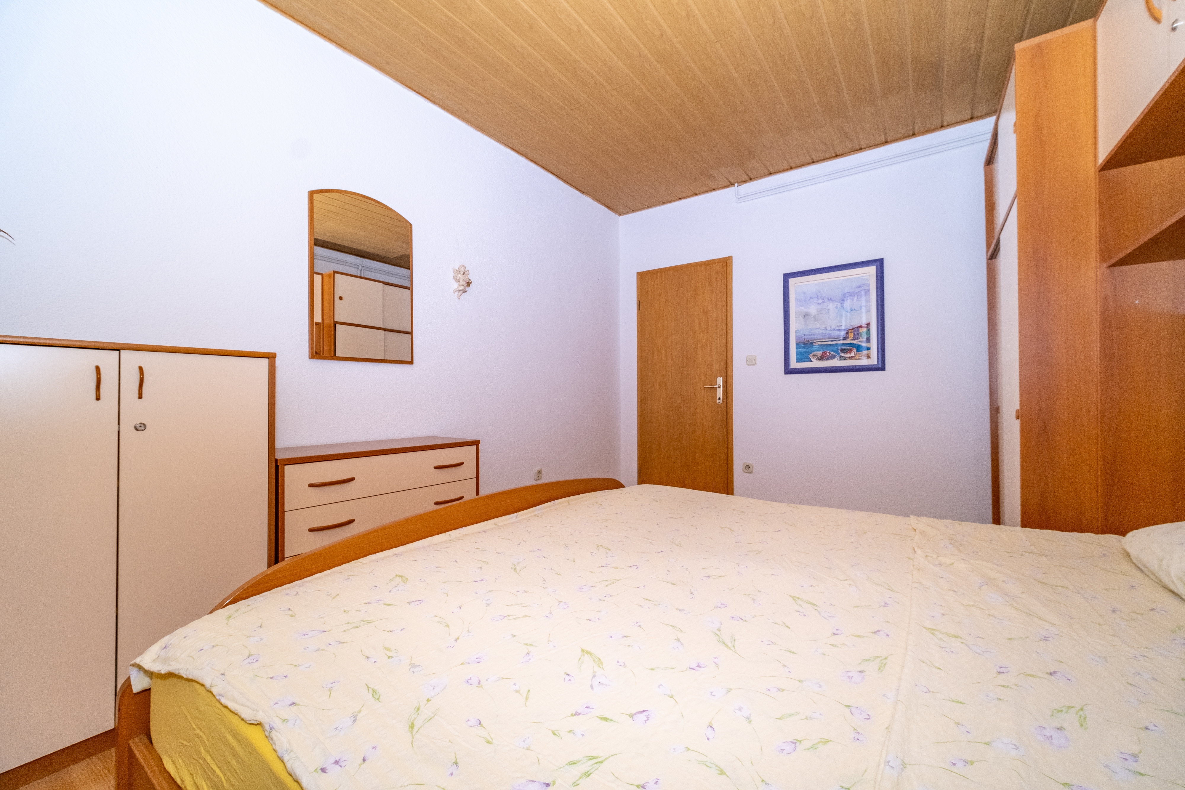 Two bedroom apartment near beach Postira, Brač  A-a