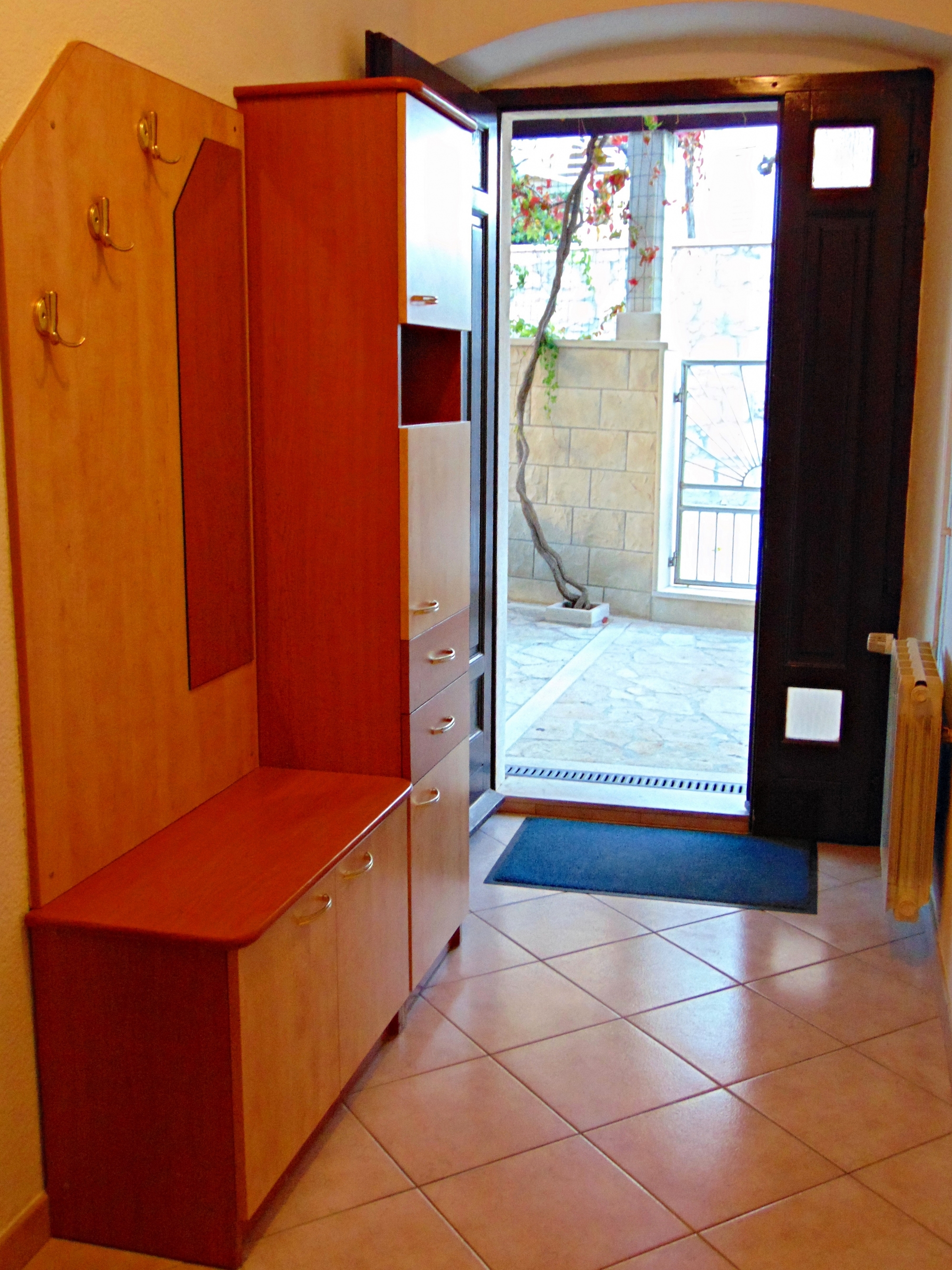 Two bedroom apartment near beach Postira, Brač  A-a