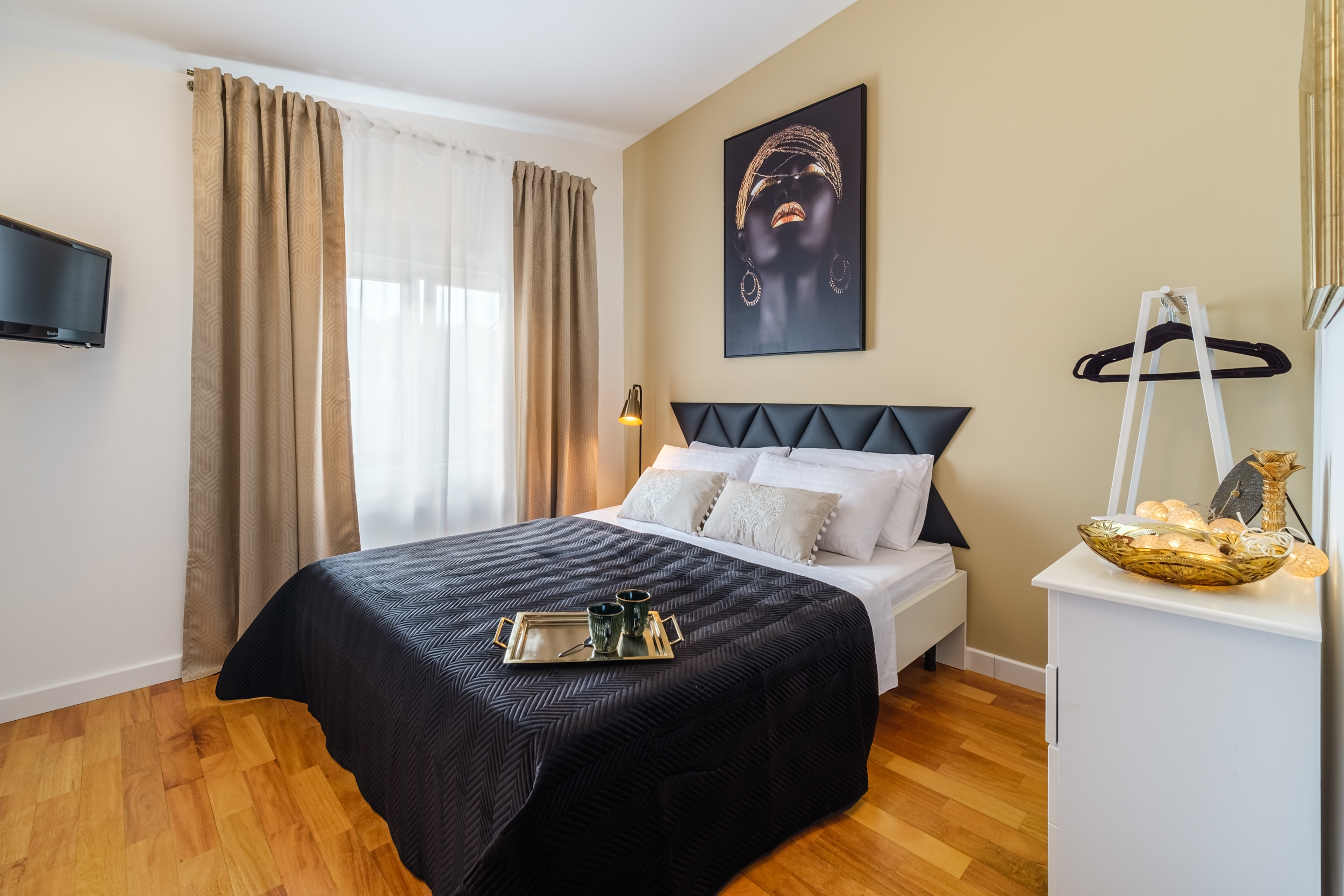 Two bedroom apartment with terrace and sea view Sutivan, Brač  A-a