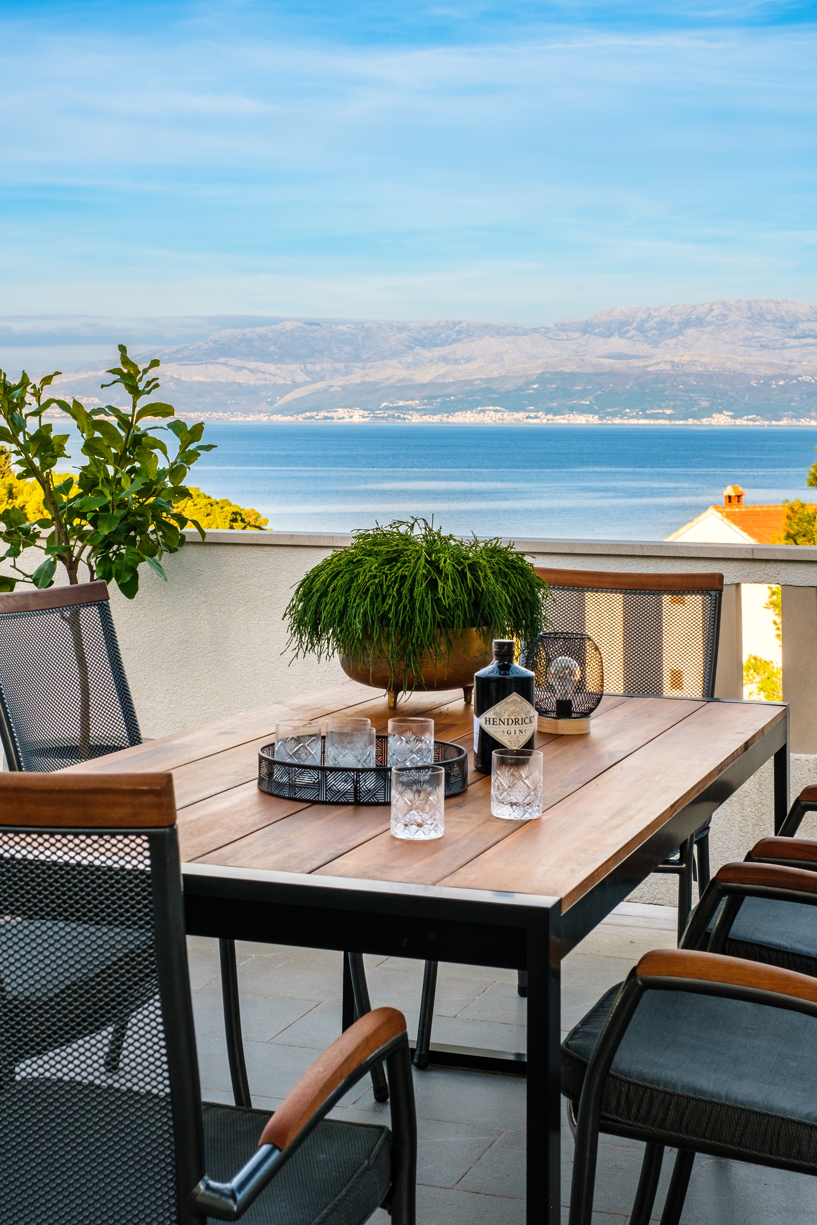 Two bedroom apartment with terrace and sea view Sutivan, Brač  A-a