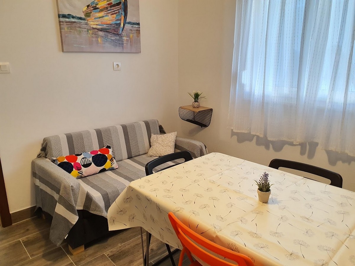 Two bedroom apartment with terrace Rogoznica (A-20158-a)