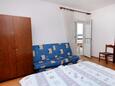 Supetarska Draga - Gornja, Bedroom 1 in the apartment, (pet friendly) and WiFi.