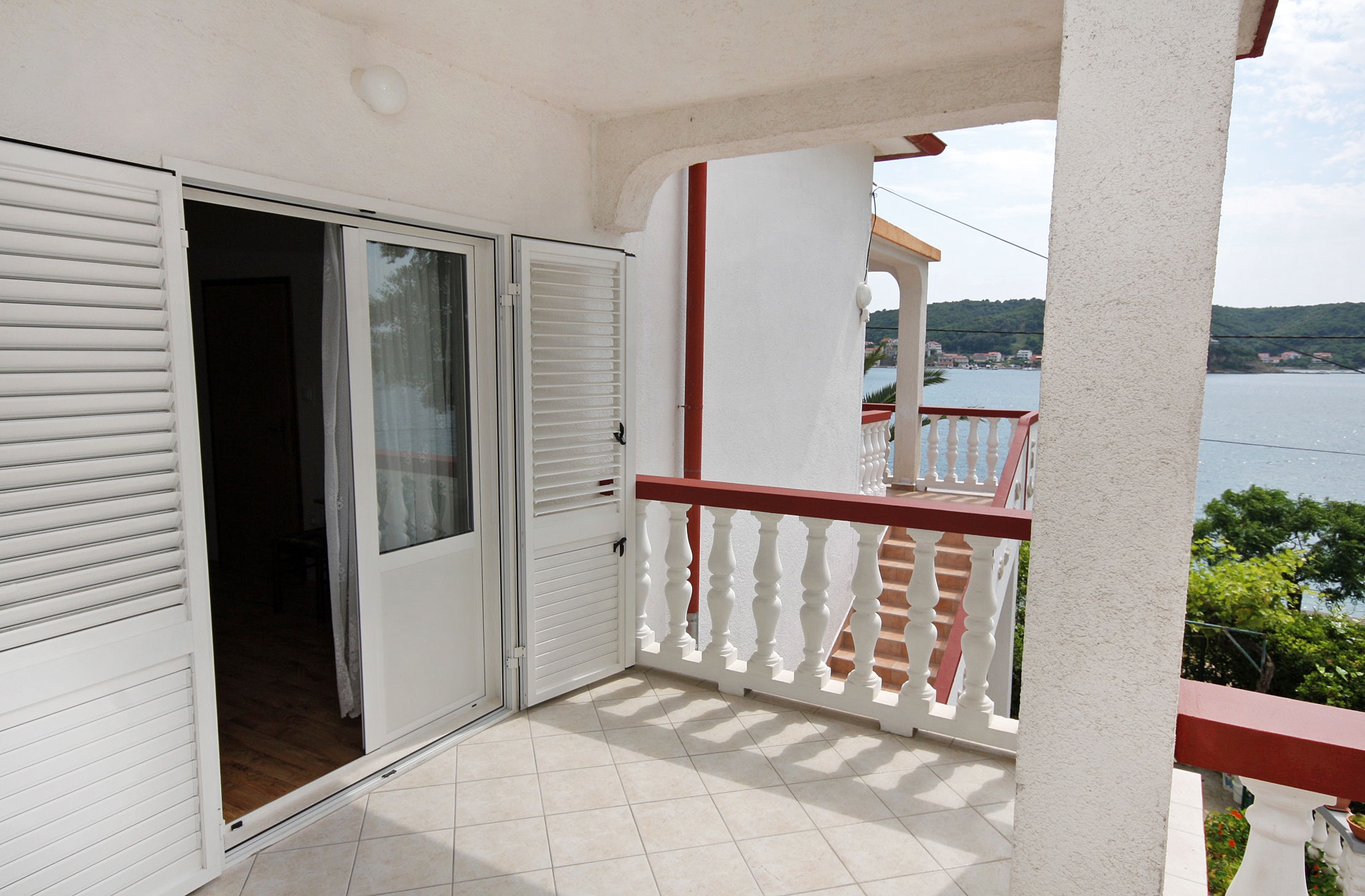 One bedroom apartment near beach Supetarska Draga - Gornja, Rab  A-c