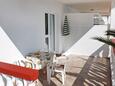 Supetarska Draga - Gornja, Terrace 1 in the apartment, with a sea view, (pet friendly) and WiFi.